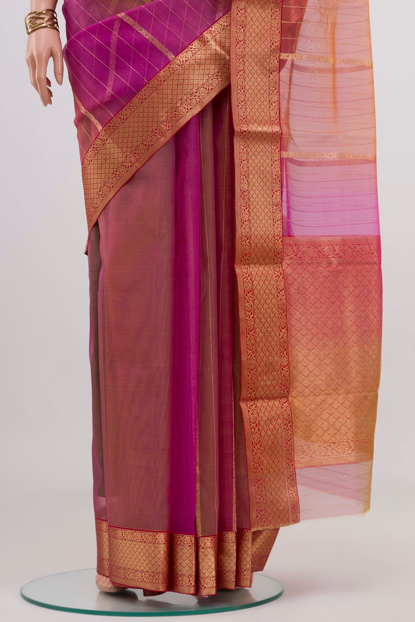 Pleats and pallu of Pink Chanderi Silk Cotton Saree with Zari Butta on the body and Zari Border. 