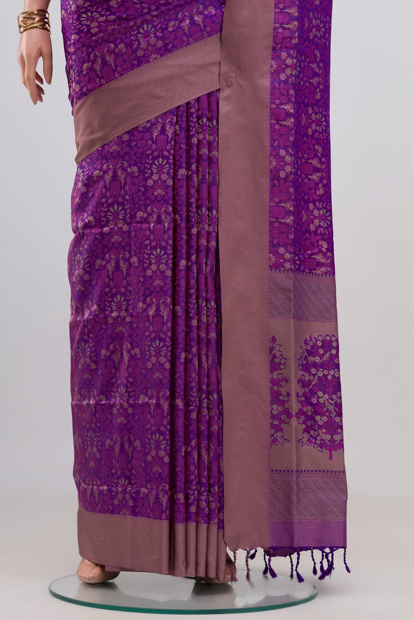 Pleats and pallu of Purple Soft Silk Saree with Jacquard design on the body and Thread Border. 