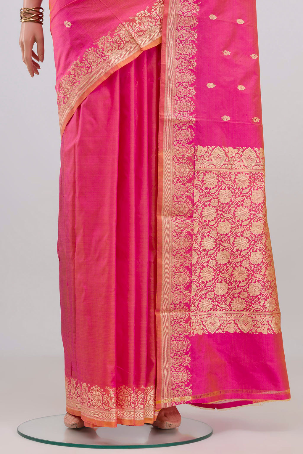Pleats and pallu of Pink Banarasi Katan Silk Saree with Thread Butta on the body and Thread Border. 