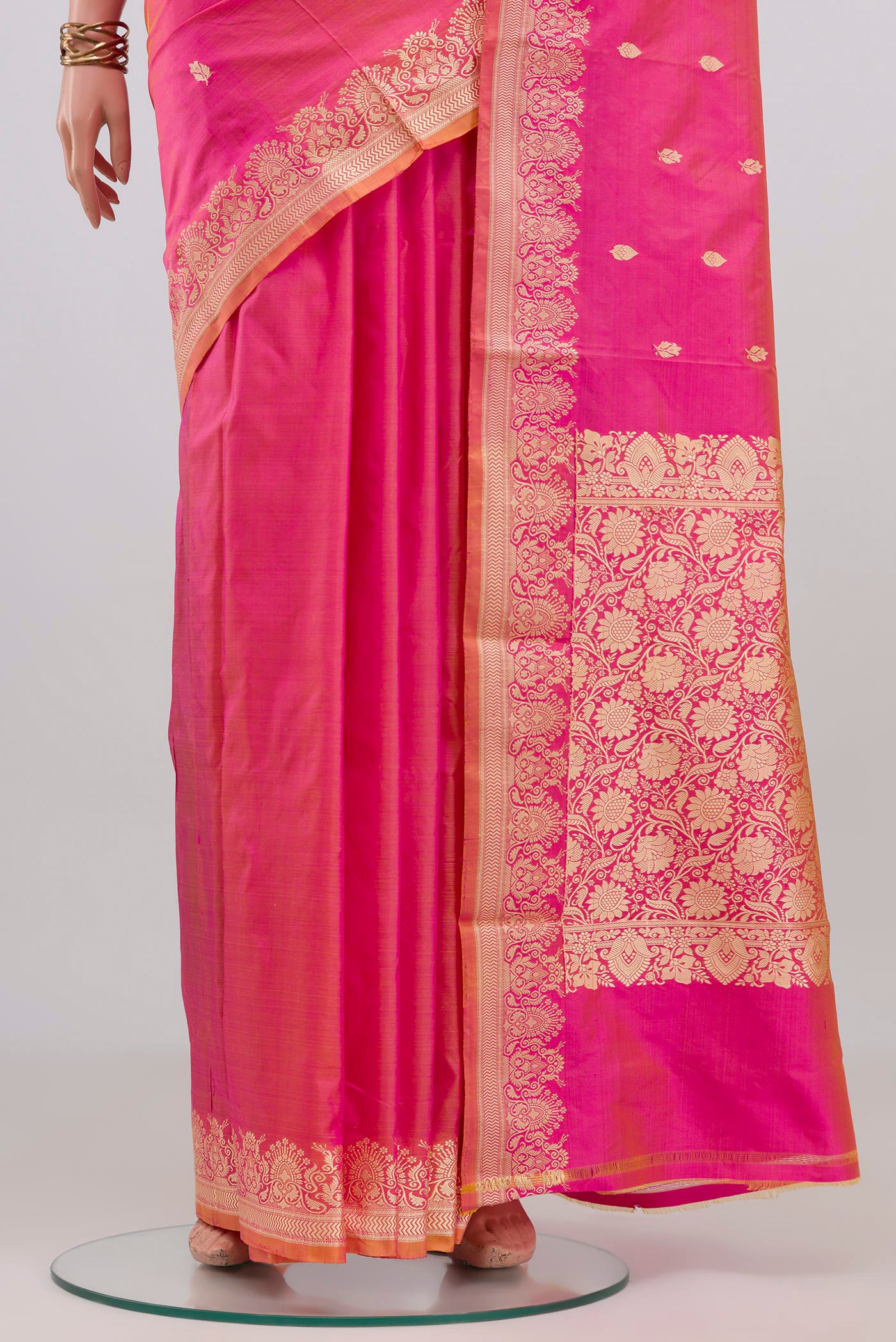 Pleats and pallu of Pink Banarasi Katan Silk Saree with Thread Butta on the body and Thread Border. 
