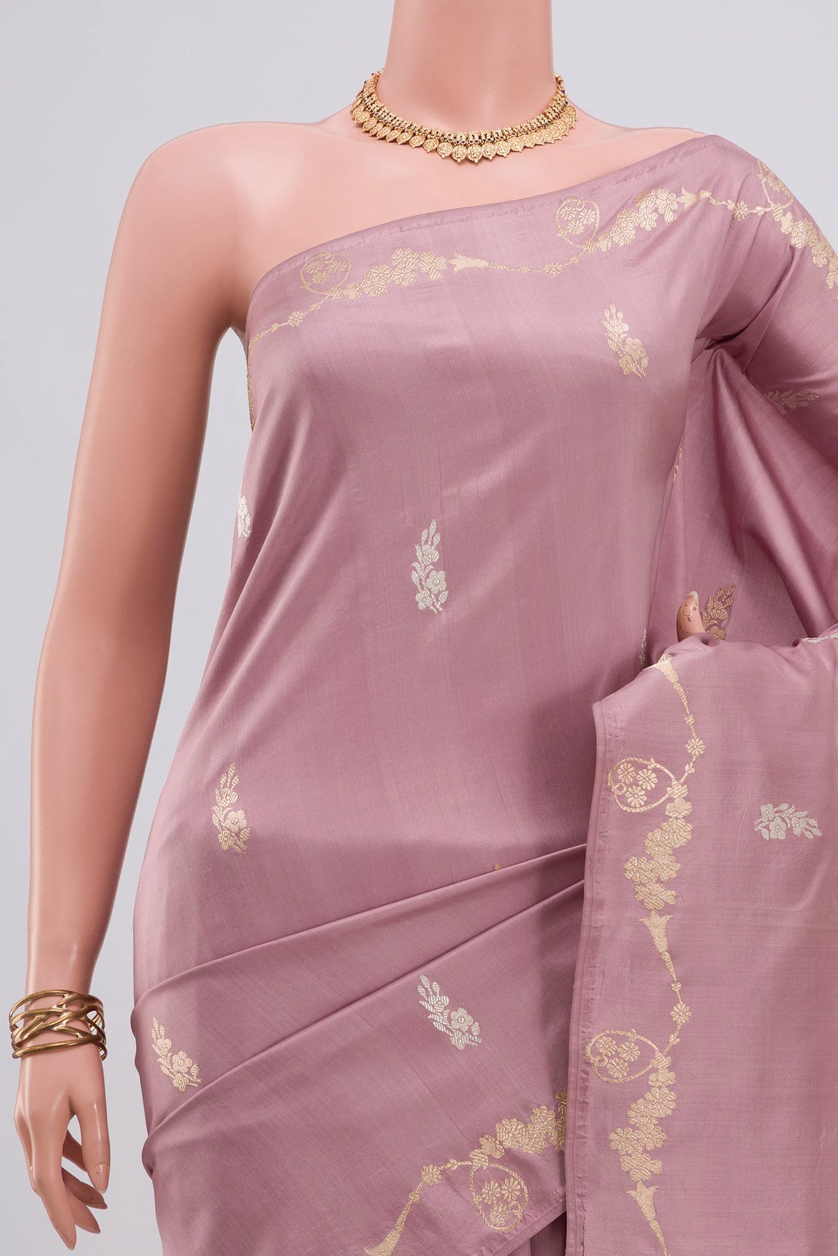 Border image of Pink Banarasi Saree with Zari Butta on the body and Fancy Border. 