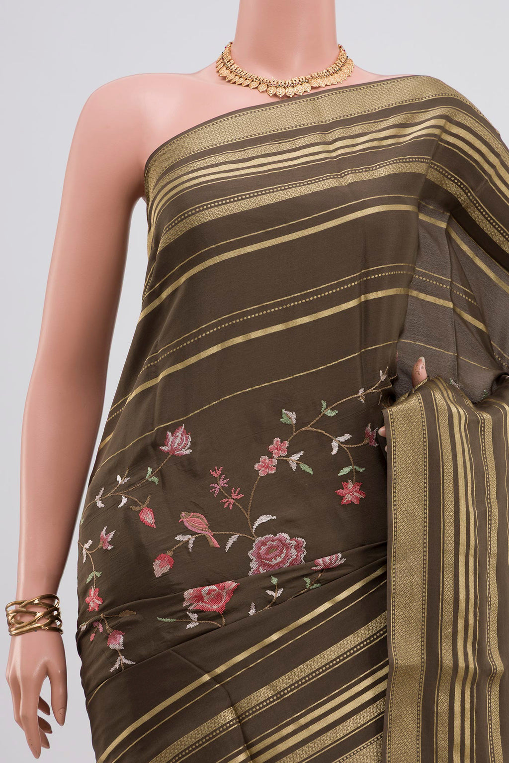 Border image of Mehandi Green Crepe Saree with Fancy on the body and Fancy Border. 