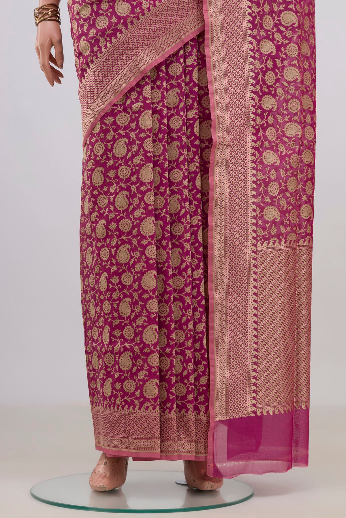 Pleats and pallu of Pure Silk Pink Banarasi Saree with Zari Brocade on the body and Fancy Border. 