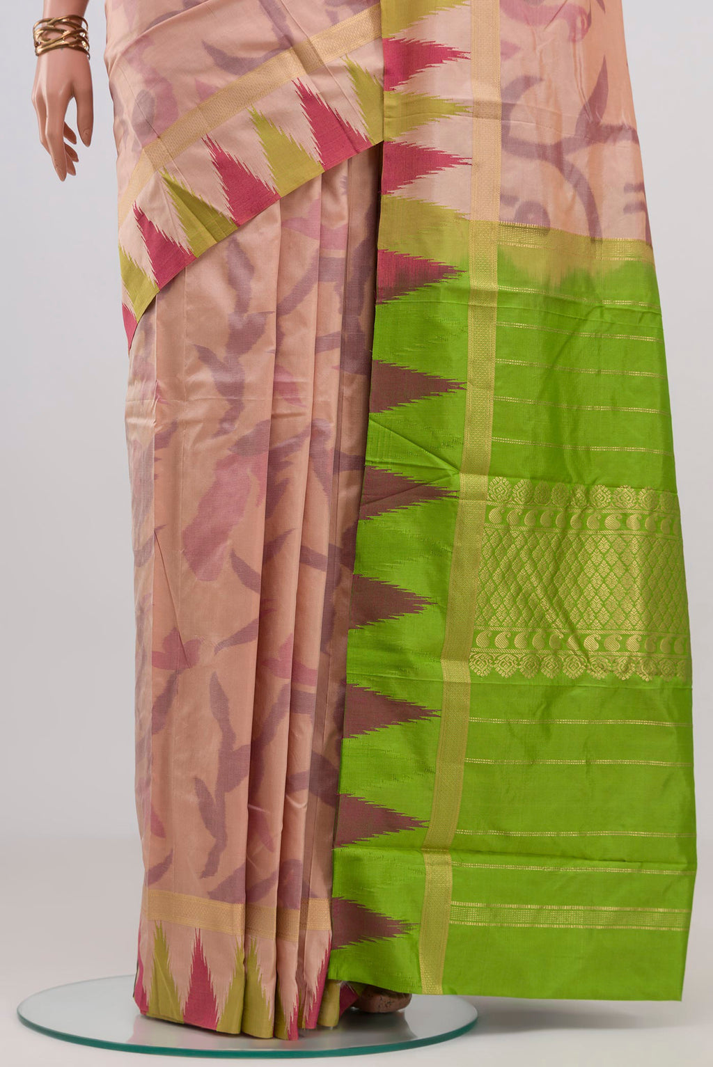 Pleats and pallu of Rose Gold Bangalore Silk Saree with Fancy on the body and Temple Border. 