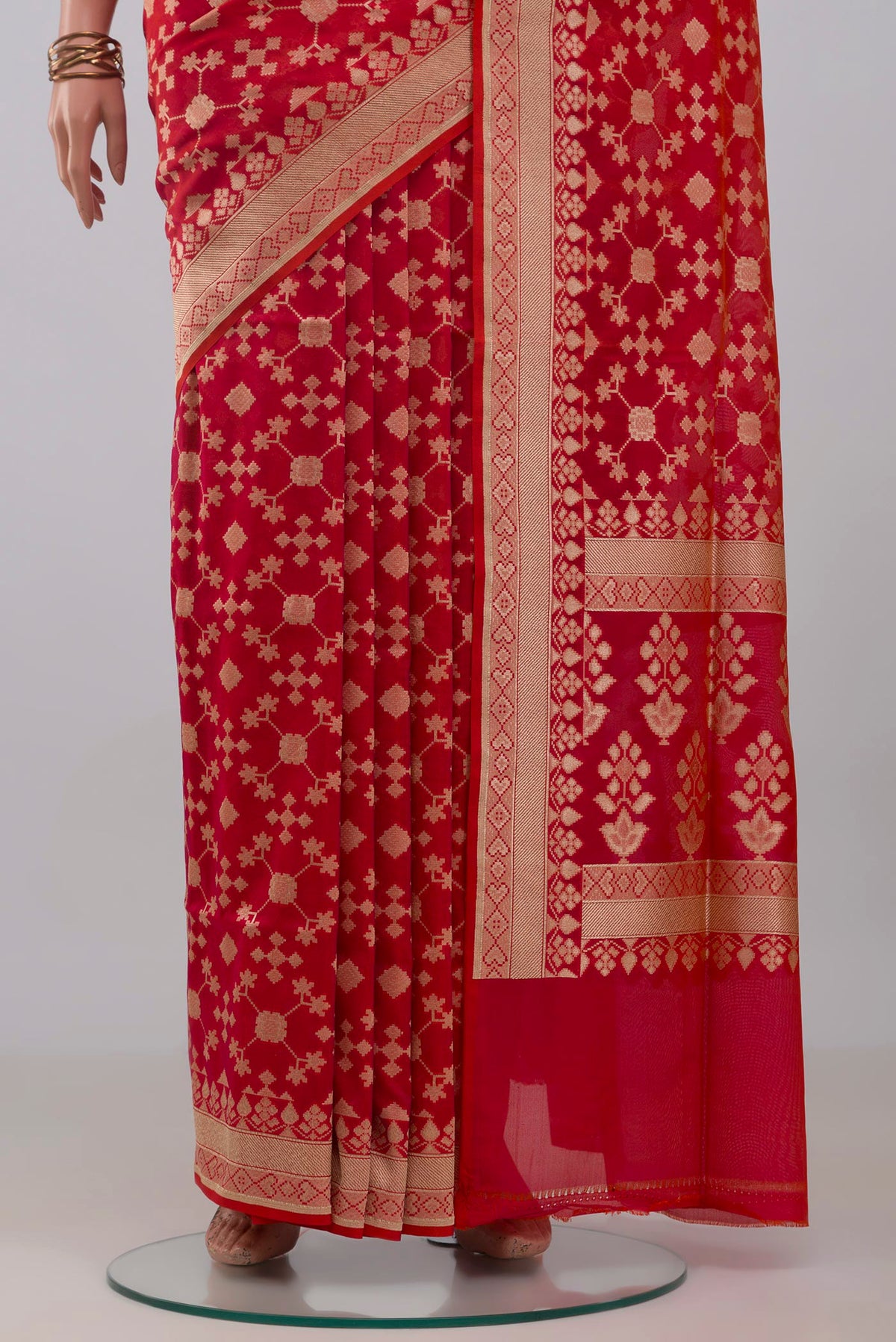 Pleats and pallu of Pink Banarasi Silk Saree with Zari Butta on the body and Zari Border. 