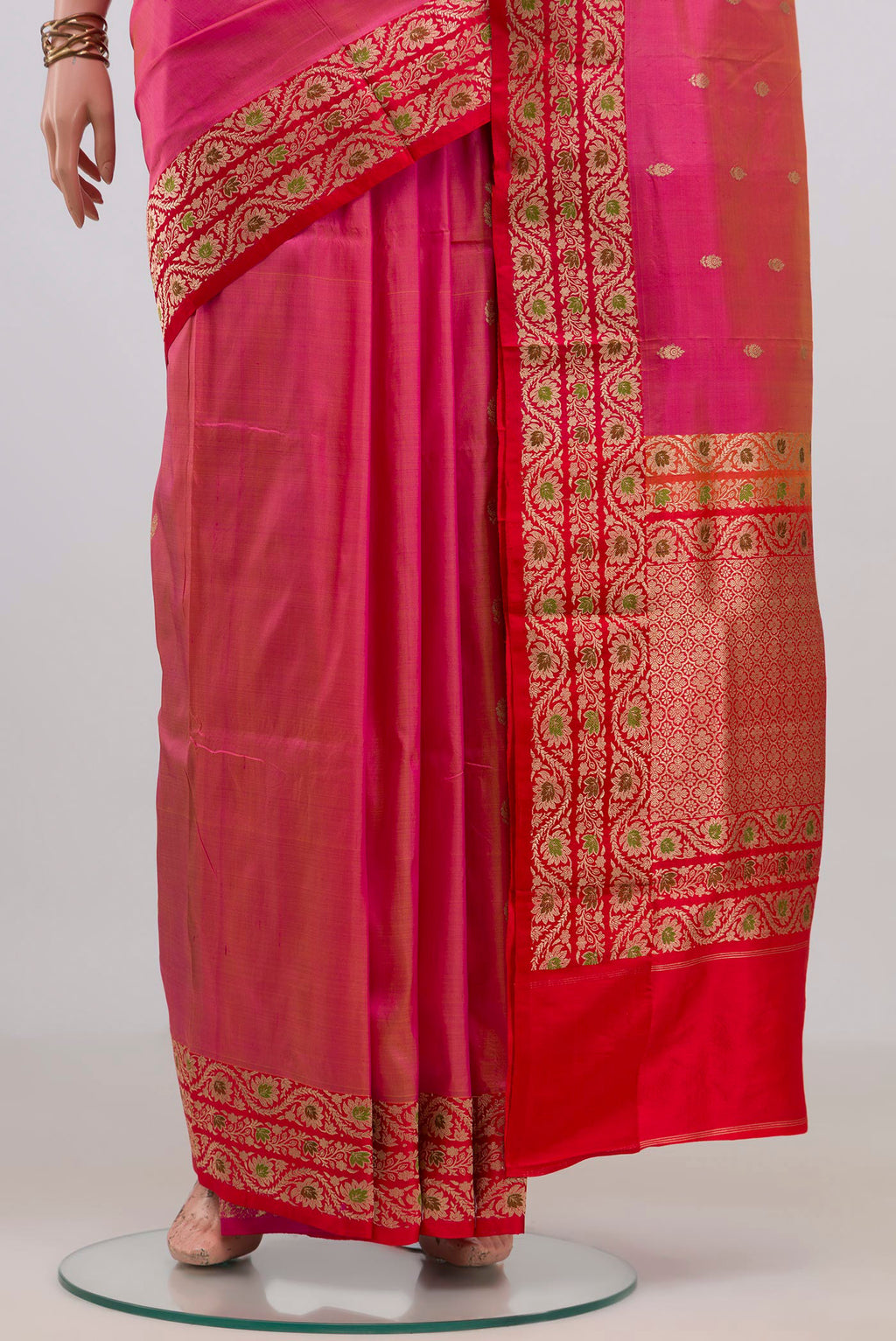 Pleats and pallu of Pure Silk Pink Banarasi Katan Saree with Zari Butta on the body and Fancy Border. 
