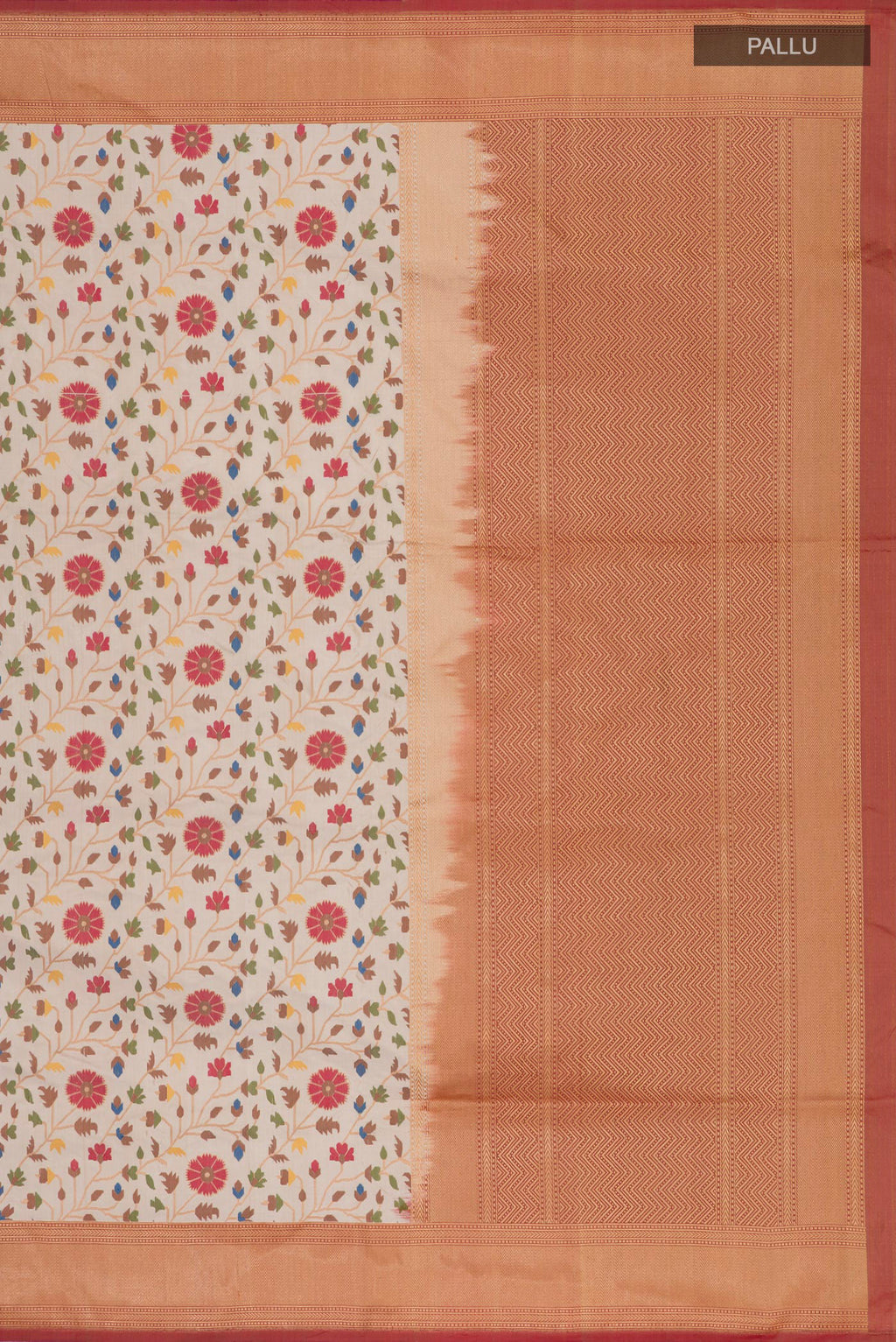 Close up image of the pallu of Cream Banarasi Silk Saree with Zari And Thread Butta on the body and Zari Border. 