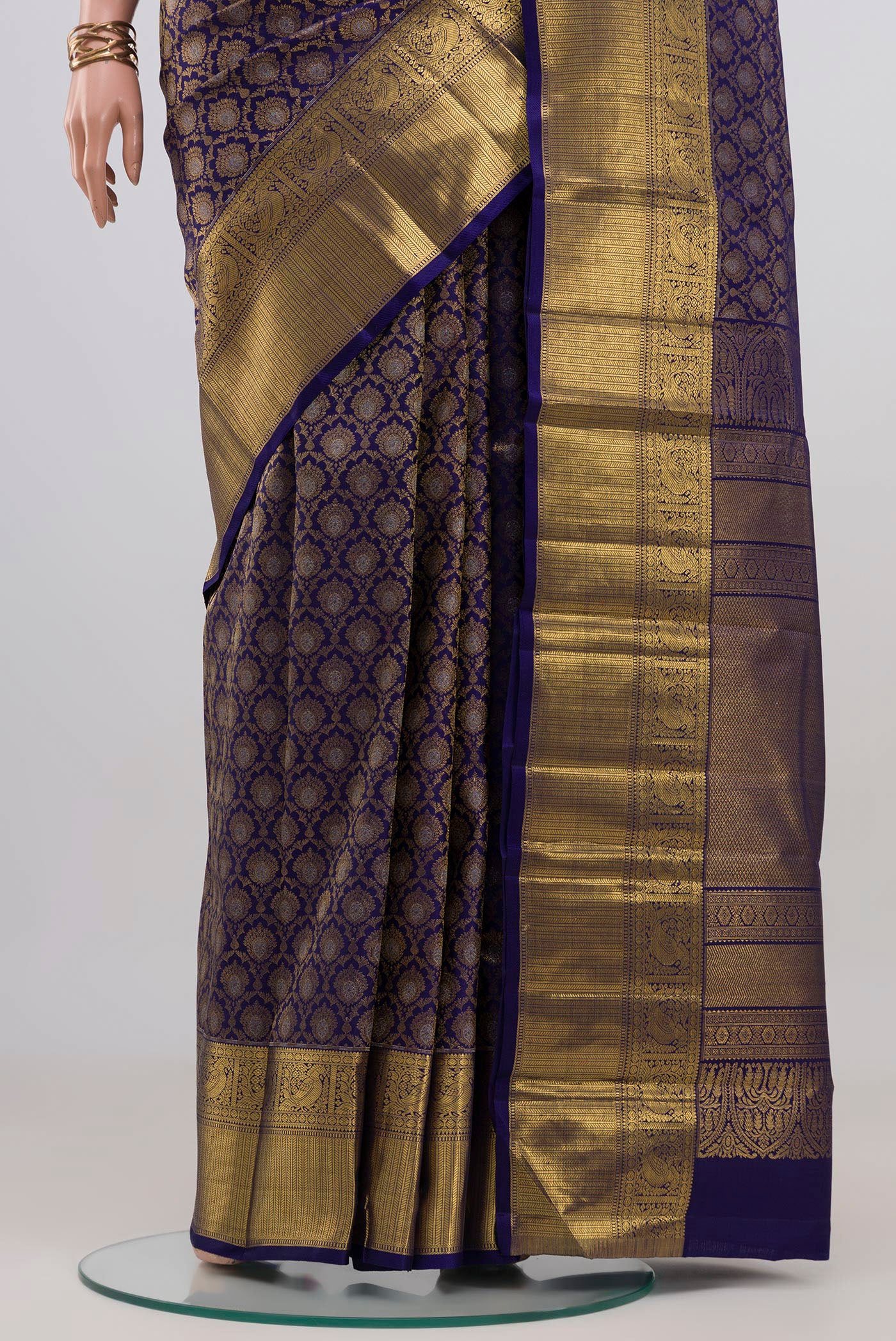 Pleats and pallu of Dark Blue Kanjivaram Silk Saree with Zari Brocade on the body and Zari Border. 