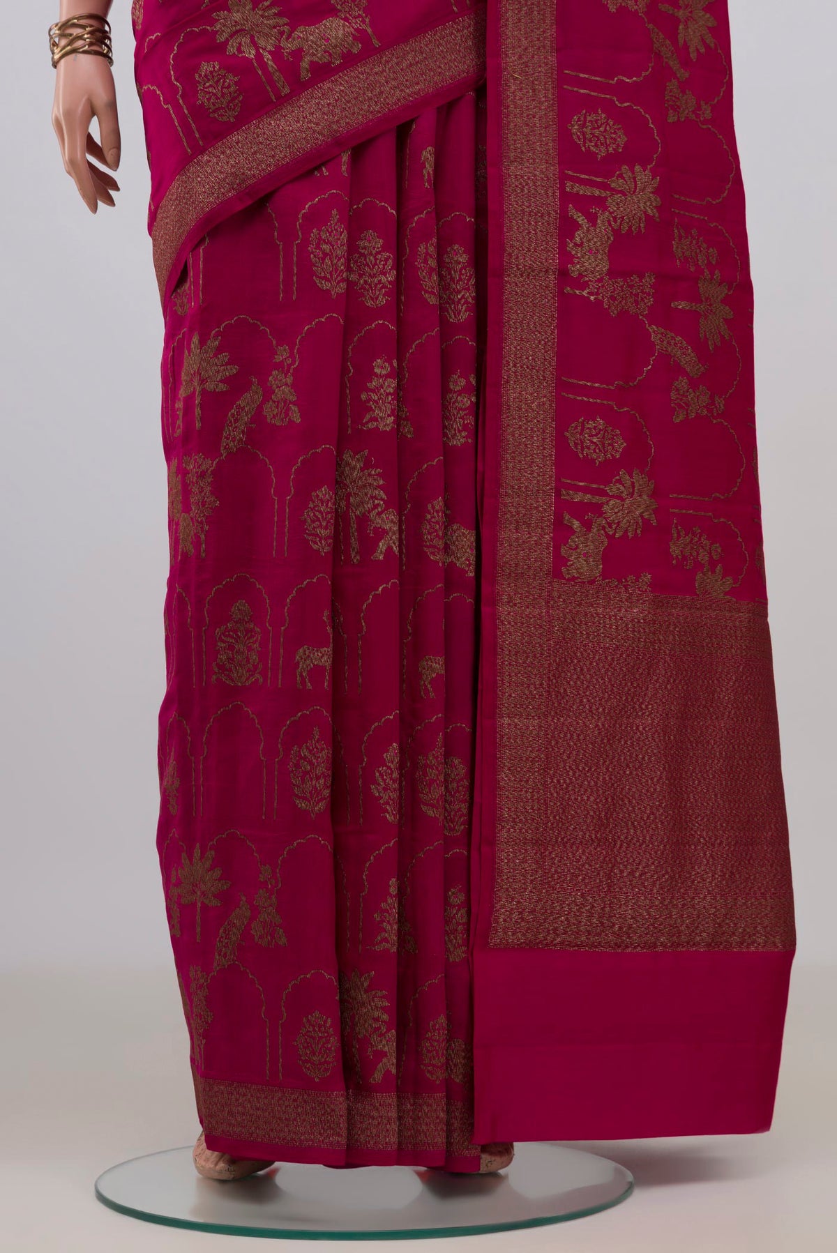 Pleats and pallu of Pure Silk Dark Pink Tussar Saree with Zari Brocade on the body and Zari Border. 