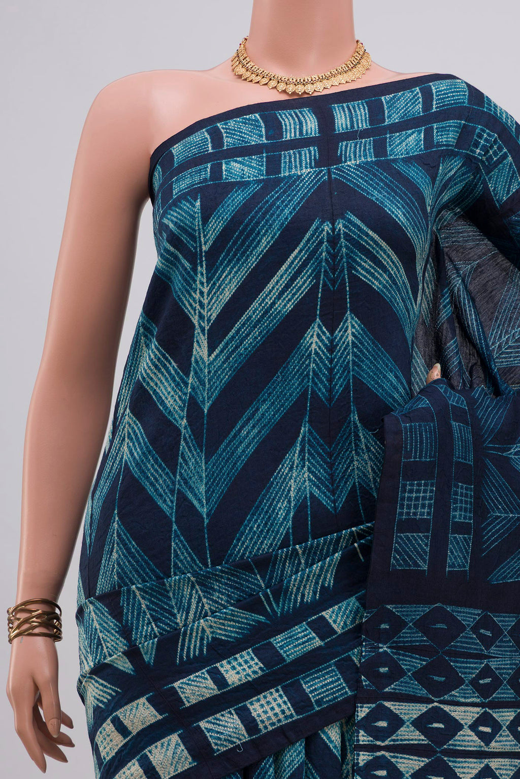 Border image of Pure Silk Blue Tussar Saree with Fancy on the body and Without Border. 