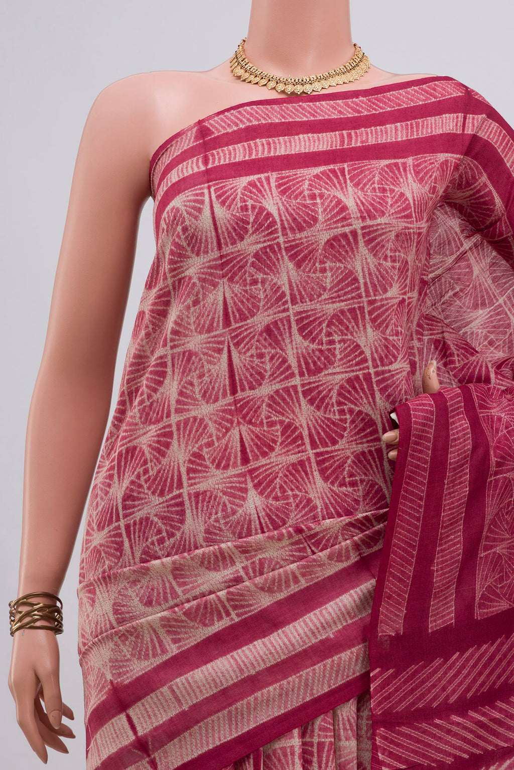 Border image of Pure Silk Maroon Tussar Saree with Fancy on the body and Without Border. 