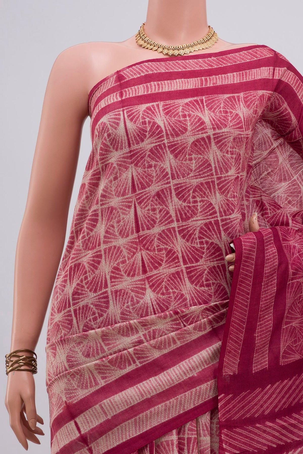 Border image of Pure Silk Maroon Tussar Saree with Fancy on the body and Without Border. 