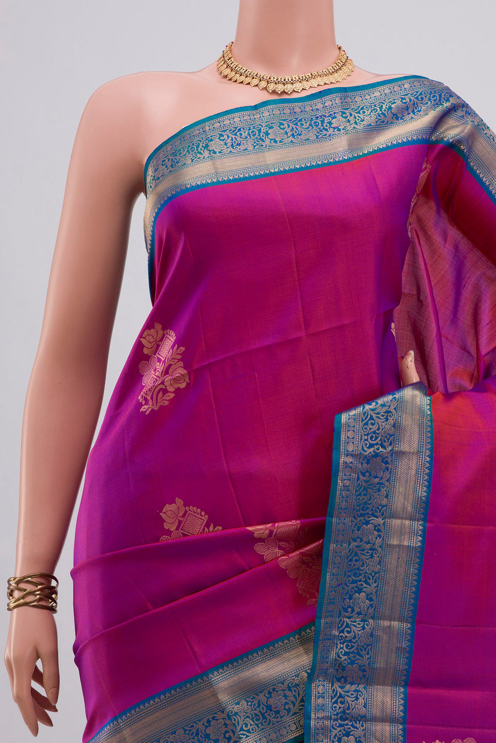 Border image of Pure Silk Purple Soft Saree with Zari Butta on the body and Zari Border. 