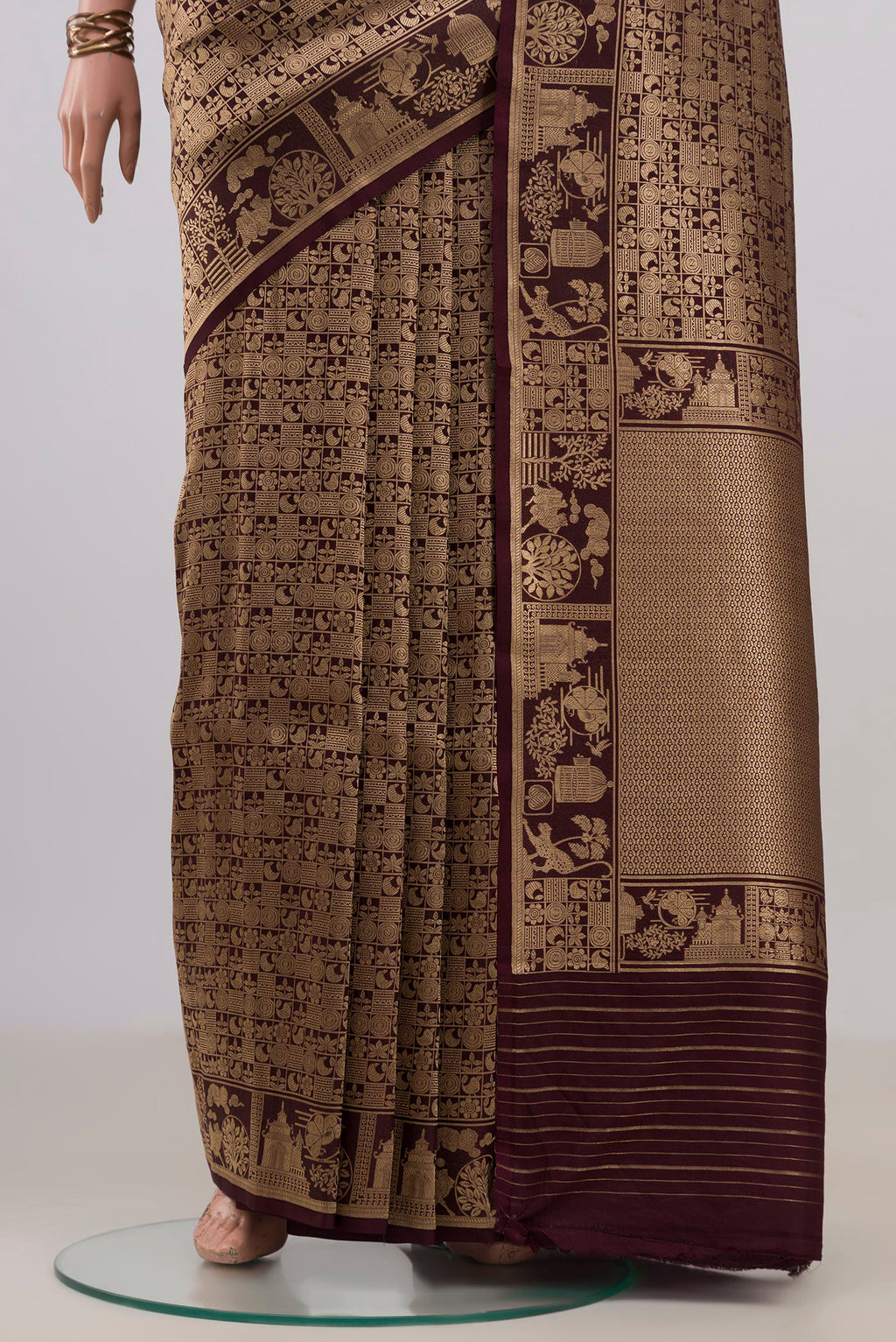 Pleats and pallu of Pure Silk Coffee Brown Banarasi Katan Saree with Zari Brocade on the body and Fancy Border. 