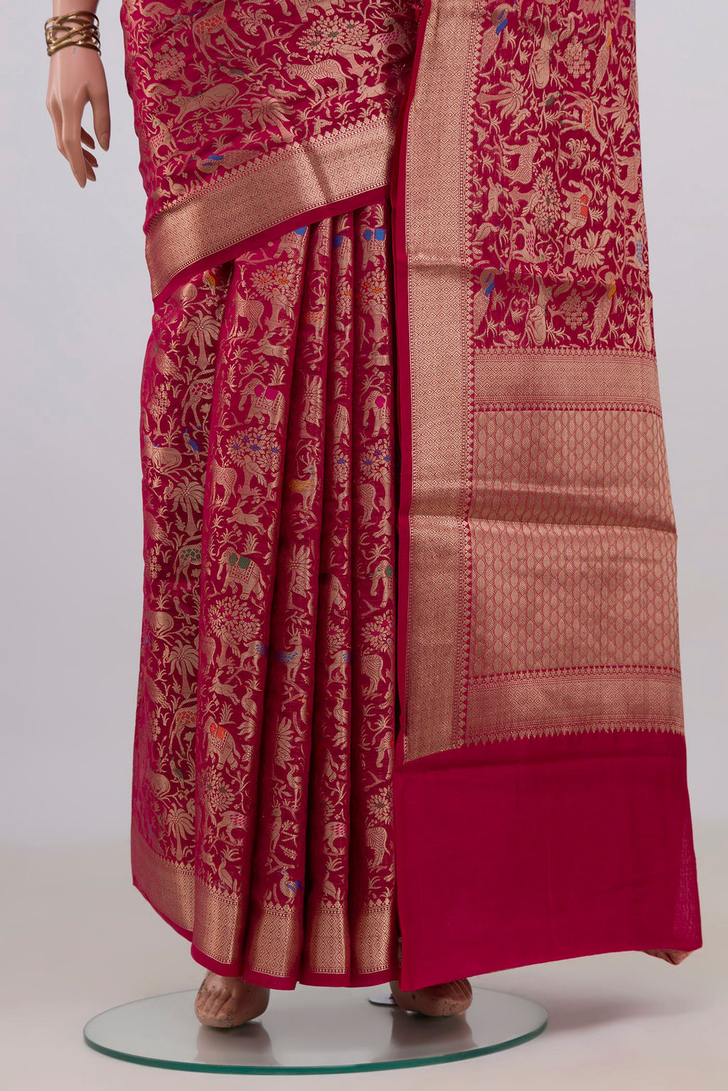 Pleats and pallu of Pure Silk Dark Pink Banarasi Raw Saree with Zari Brocade on the body and Zari Border. 