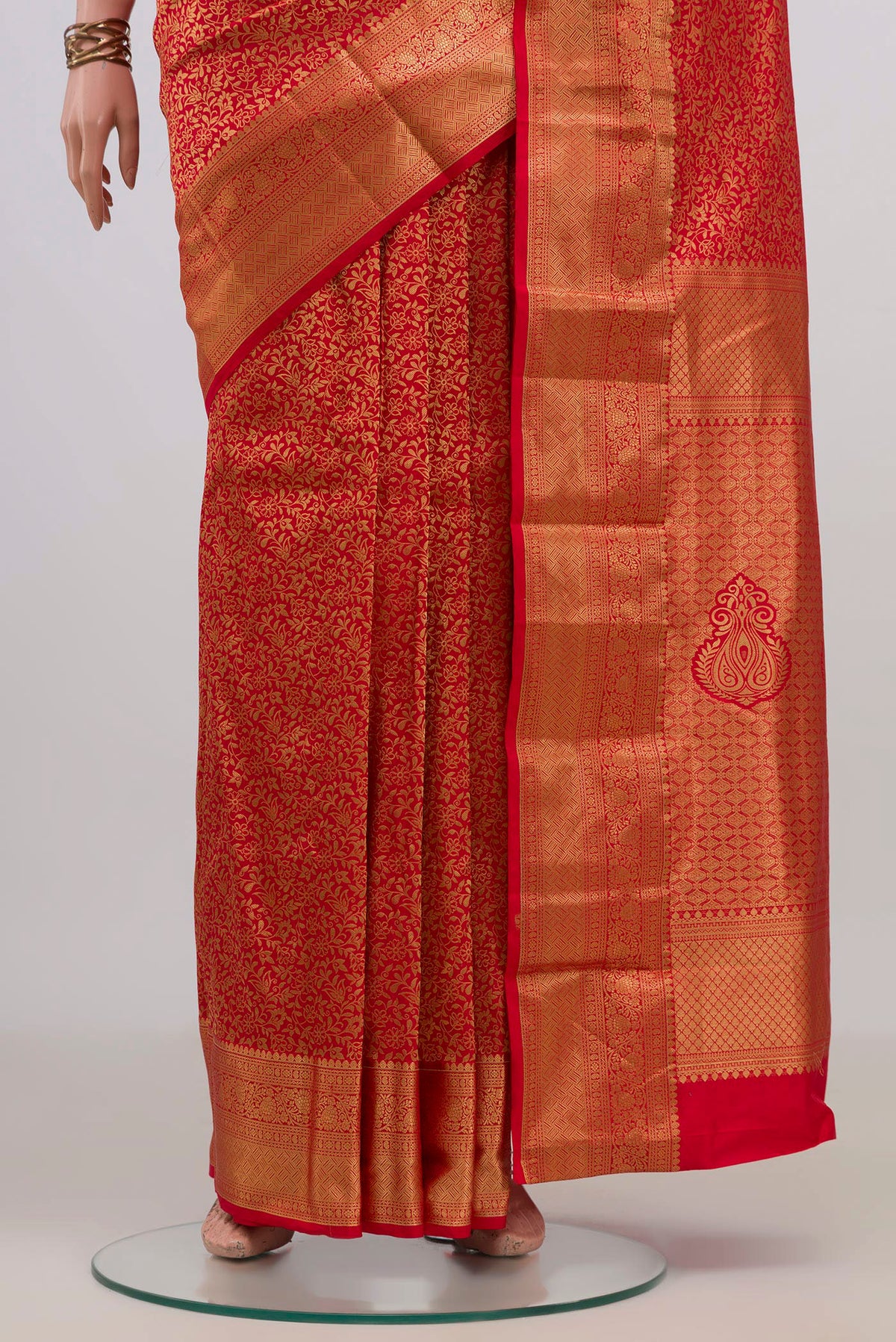 Pleats and pallu of Pure Silk Red Kanjivaram Saree with Zari Brocade on the body and Zari Border. 