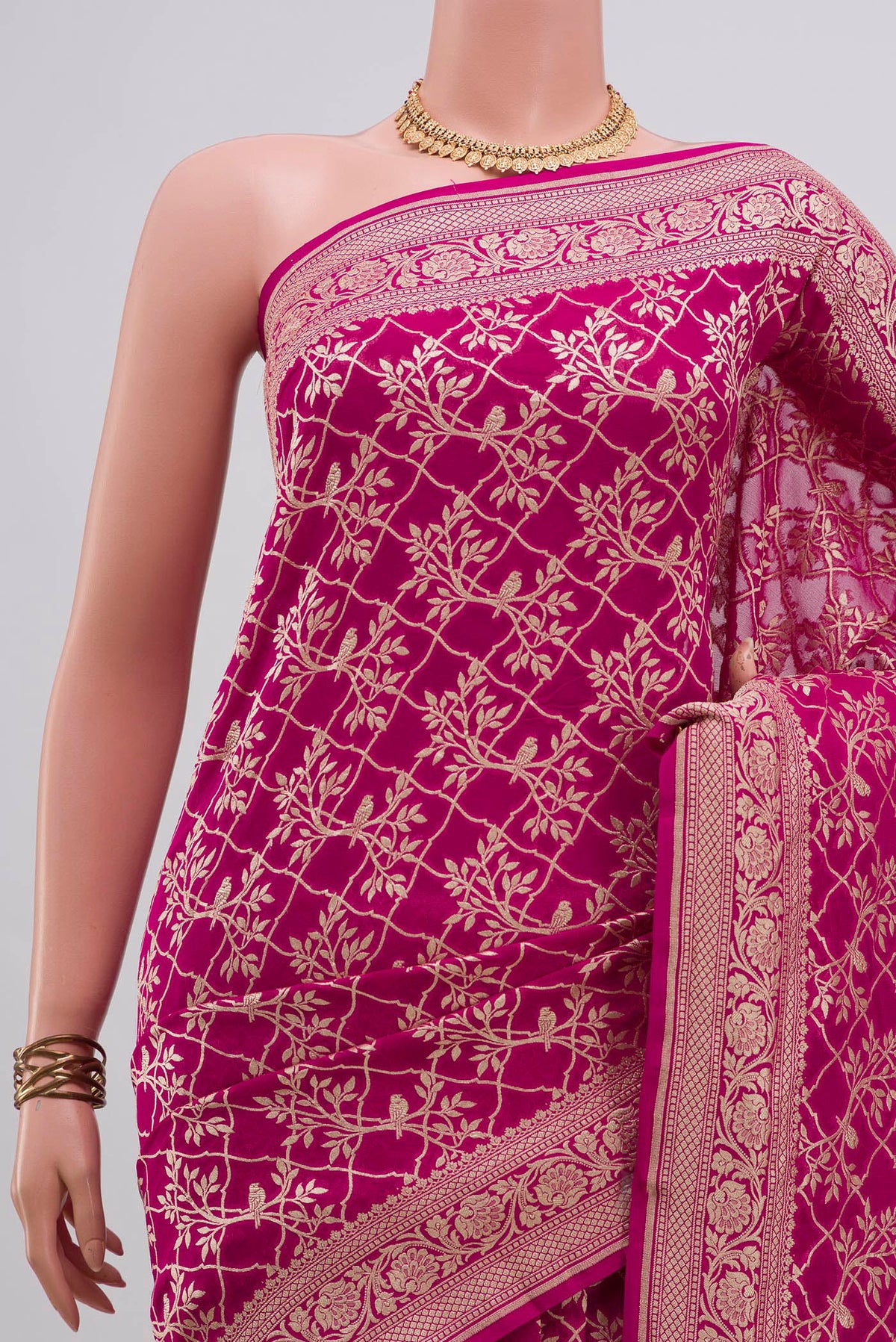 Border image of Pink Georgette Saree with Fancy on the body and Fancy Border. 