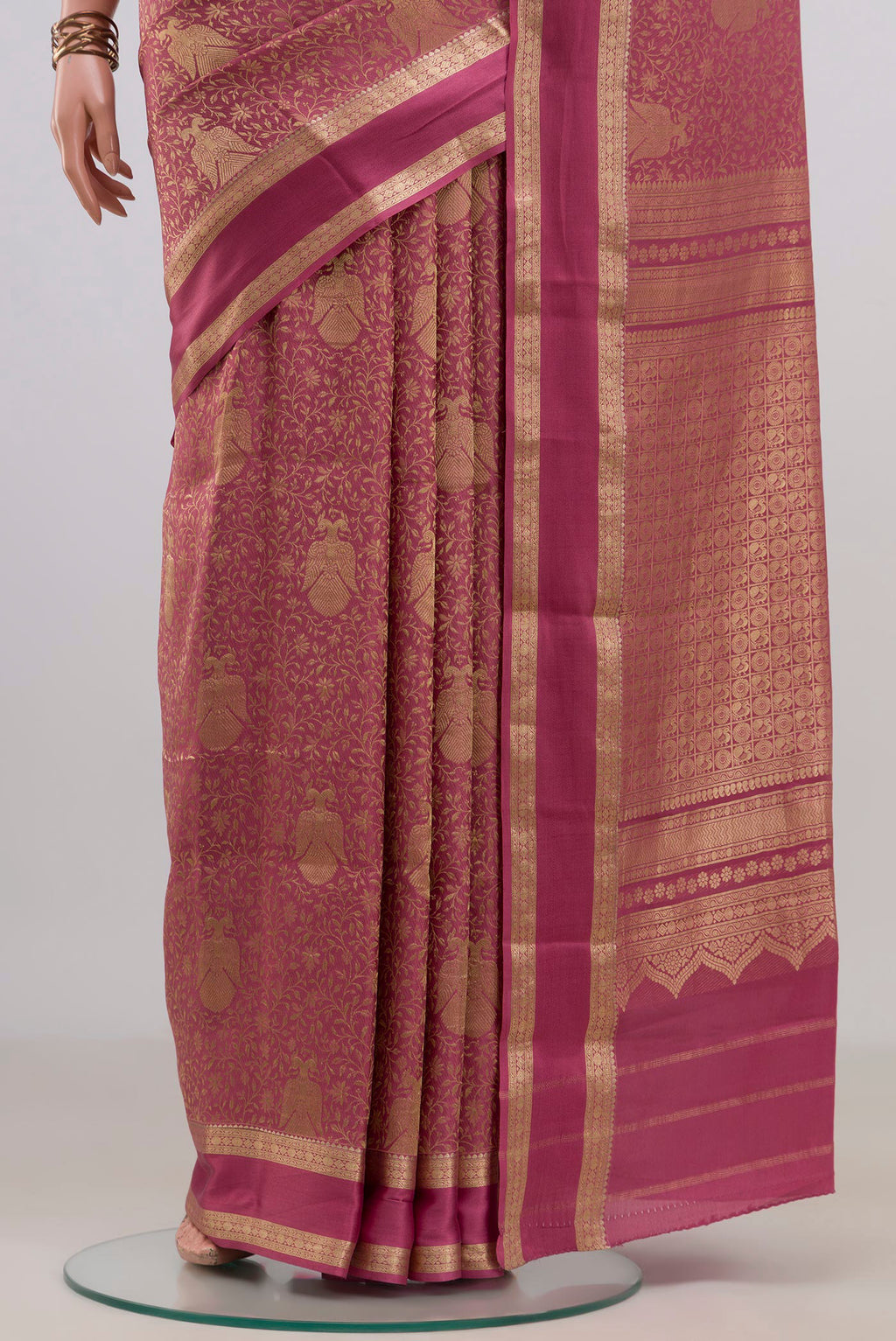Pleats and pallu of Pink Mysore Crepe Saree with Zari Brocade on the body and Zari Border. 