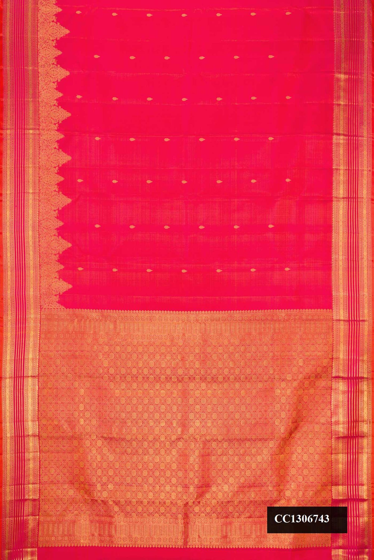 Pink Dual Tone Kanchipuram Silk Saree with Zari Butta on the body and Zari Border.  displayed on a mannequin