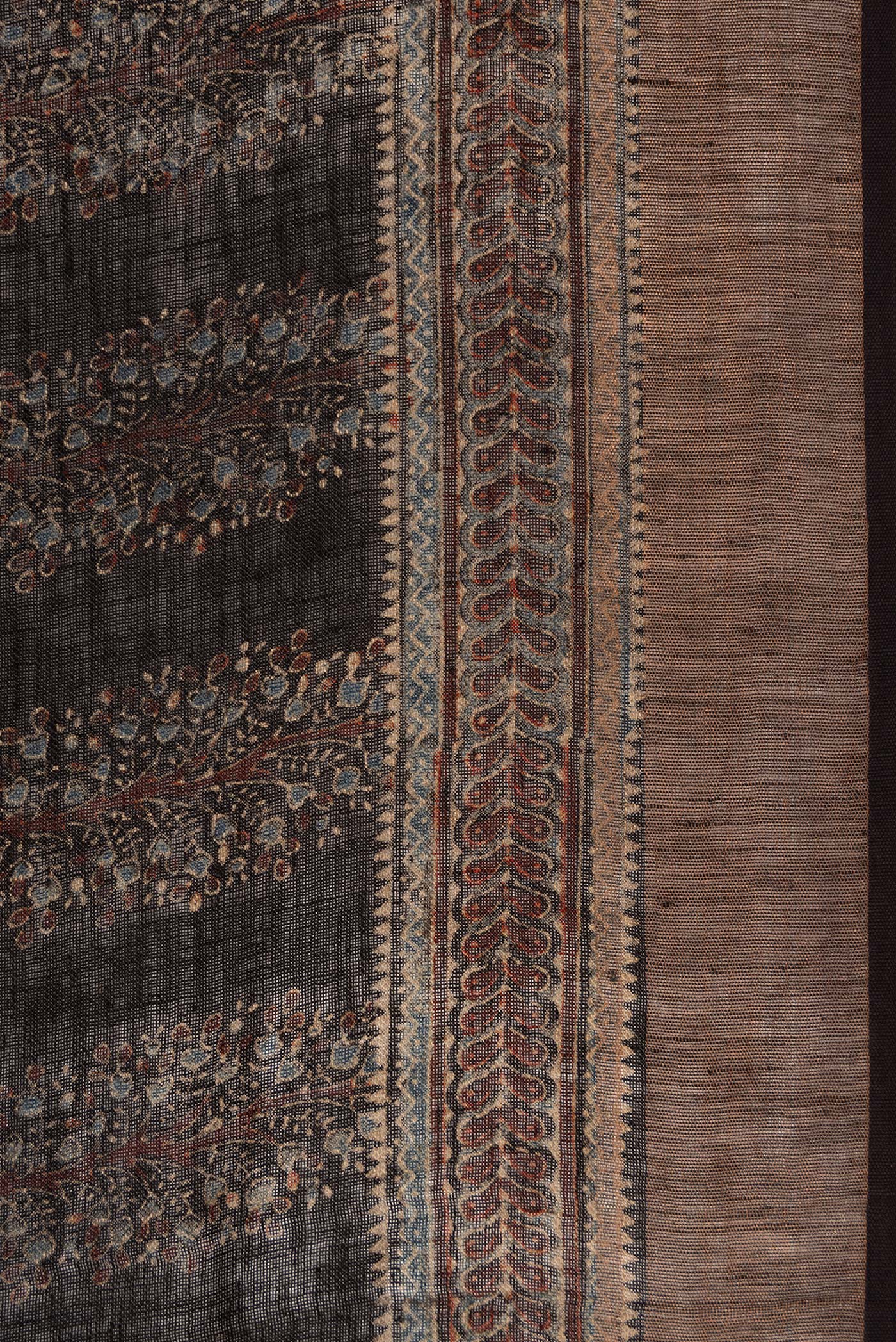 Border image of Black Dual Tone Maheshwari Silk Saree with Zari Butta on the body and Zari Border. 