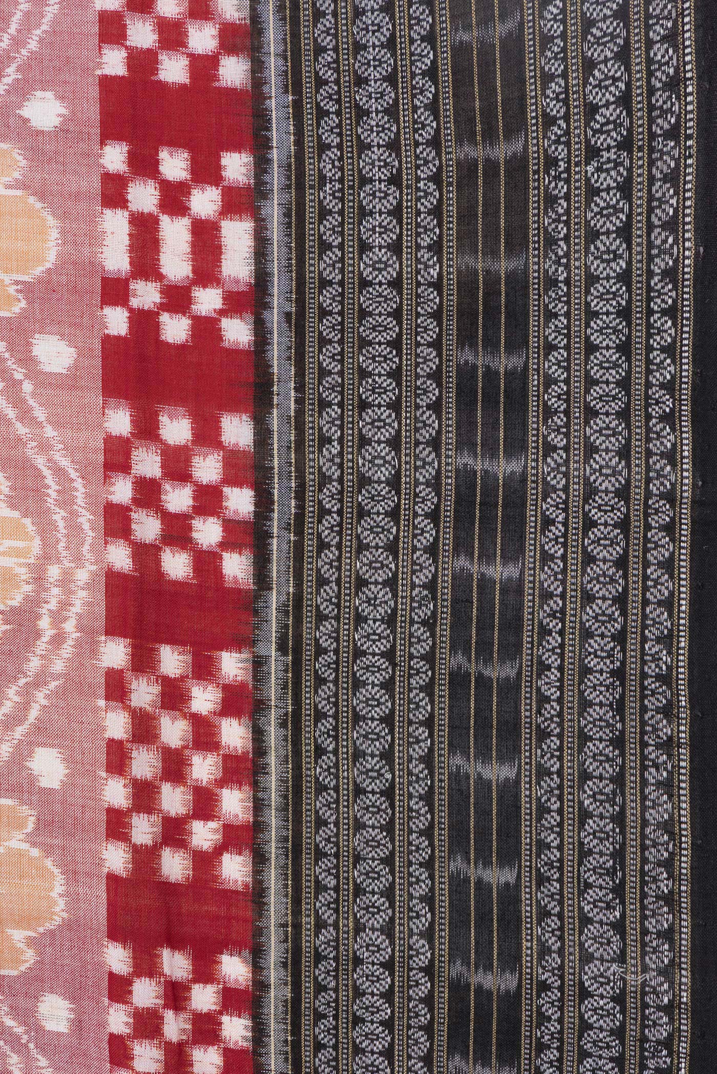 Border image of Black and Maroon Color Double Ikat Saree with Ikat Print on the body and Thread Border. 