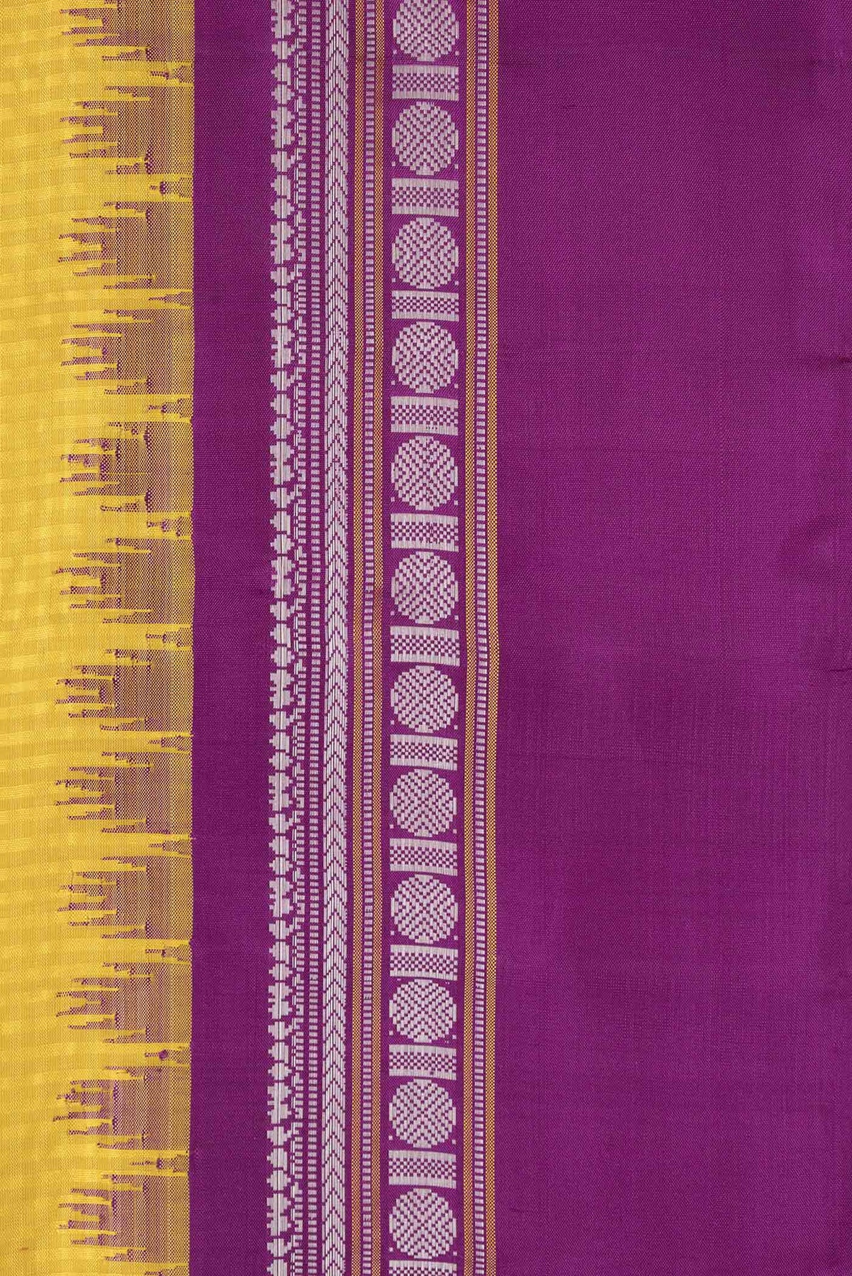 Border image of Yellow Dual Tone Gadwal Silk Saree with Checked design on the body and Thread Border. 