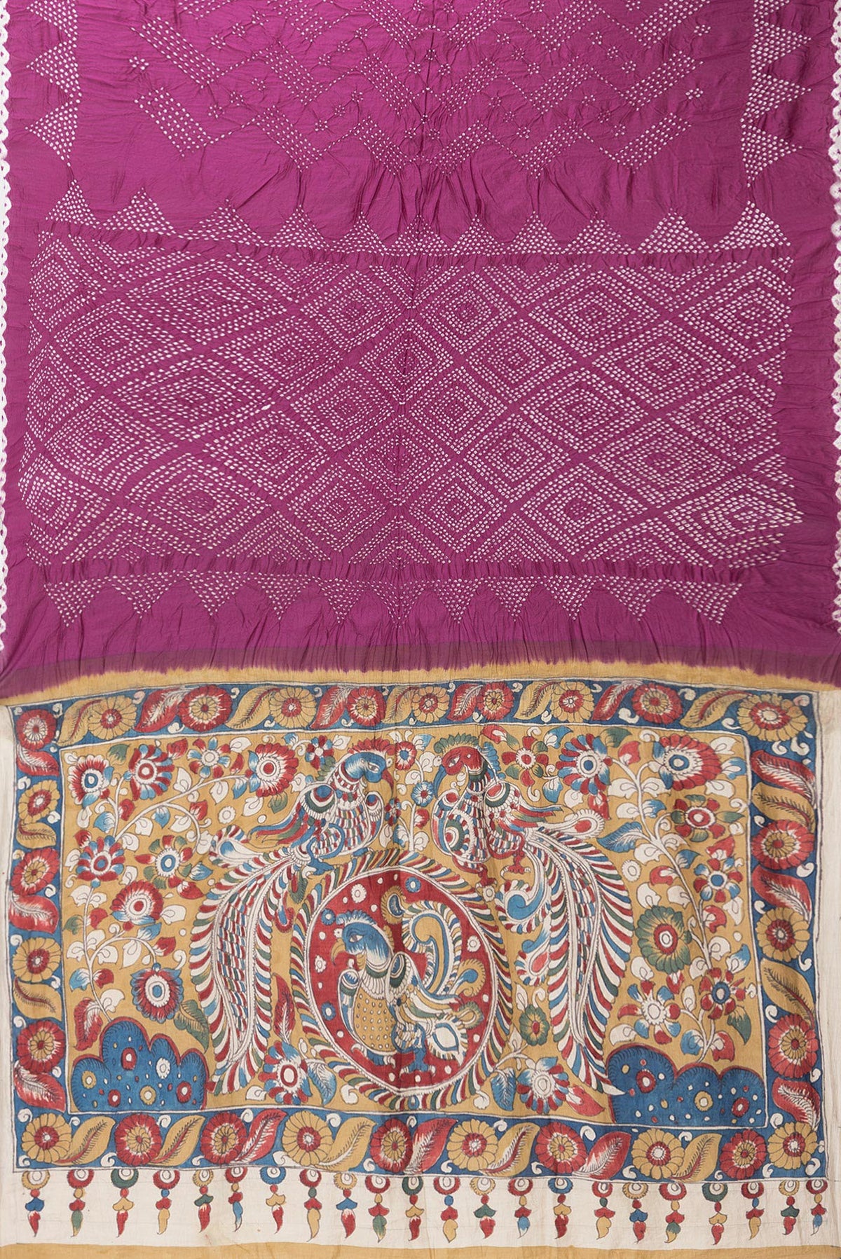 Close up image of the pallu of Pure Silk Magenta Bandhani Saree with Bandhani Print on the body and Without Border. 