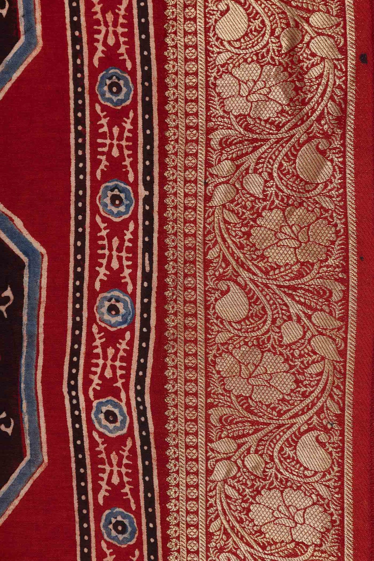 Border image of Maroon Dual Tone Tussar Silk Saree with Printed design on the body and Zari Border