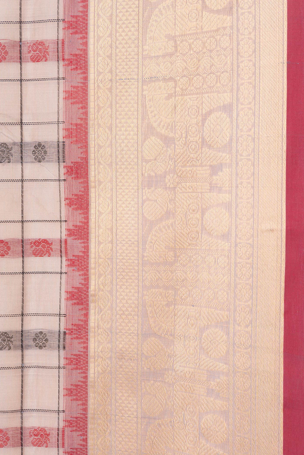 Border image of Golden Peach Dual Tone Silk Cotton Saree with Thread Butta on the body and Zari Border. 