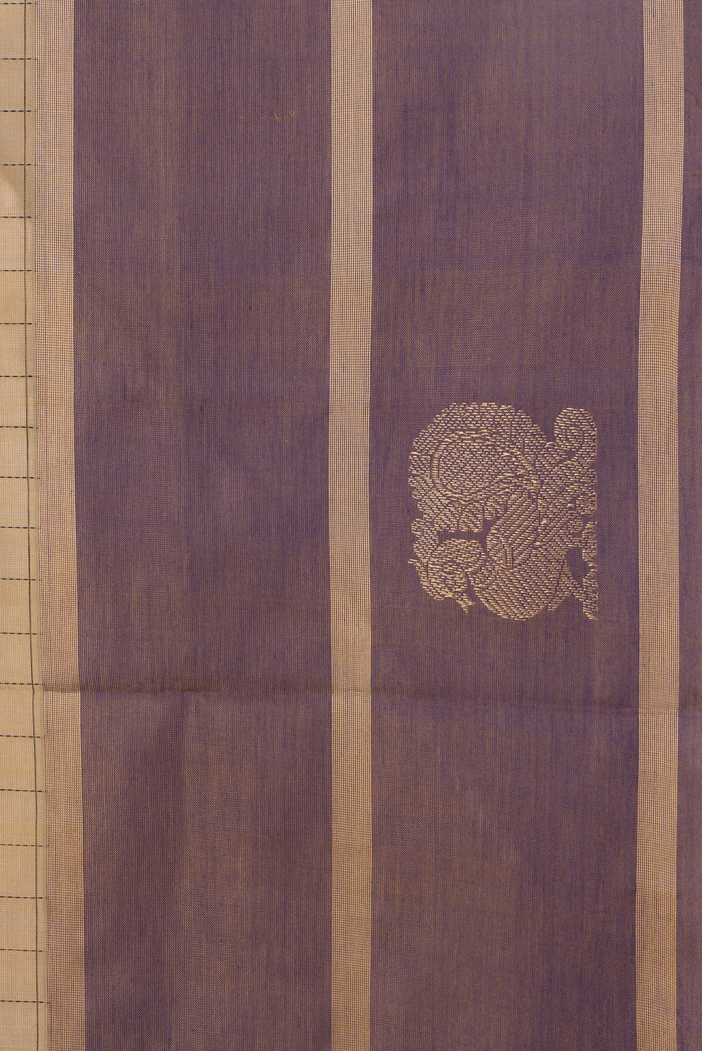 Border image of Gold Dual Tone Silk Cotton Saree with Thread Butta on the body and Fancy Border. 