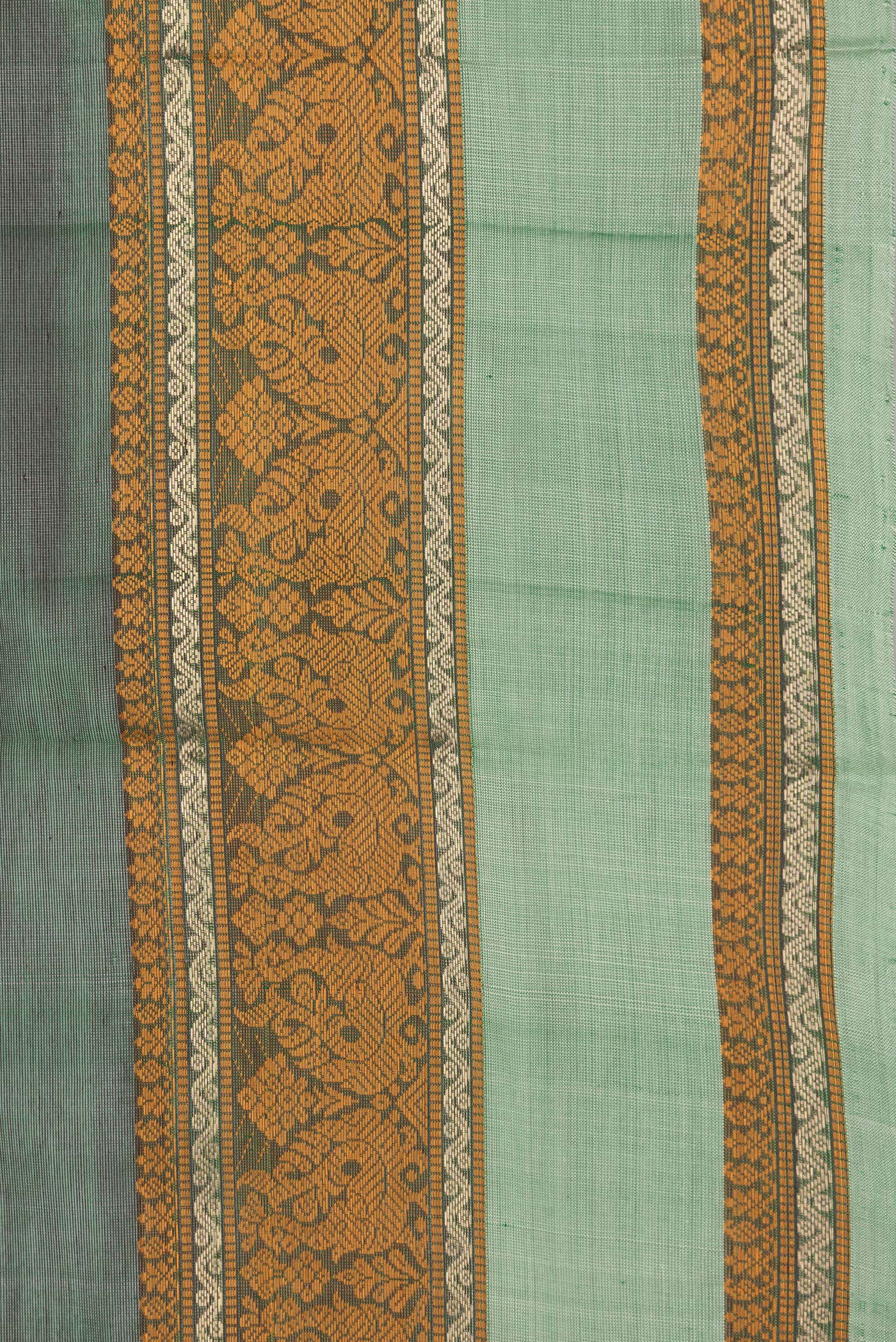 Border image of Bottle Green Dual Tone Silk Cotton Saree with Zari Butta on the body and Zari And Thread Border. 