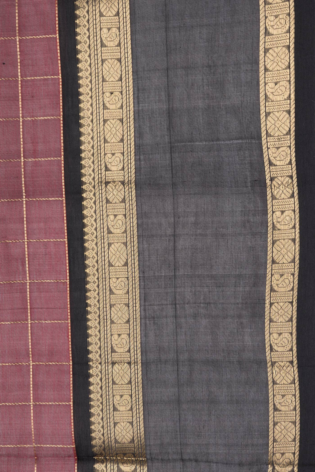 Border image of Maroon Dual Tone Silk Cotton Saree with Checked design on the body and Zari Border. 
