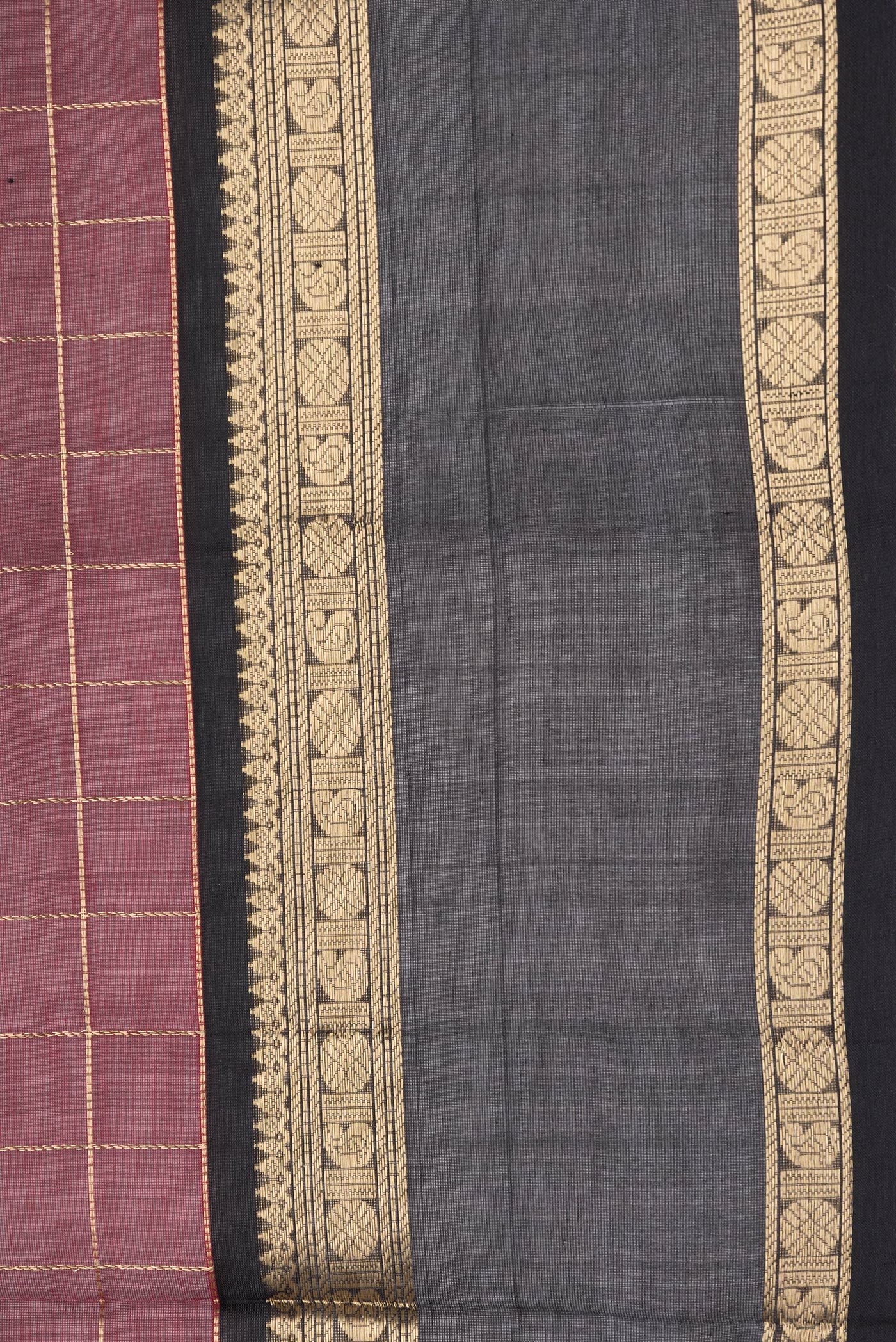 Border image of Maroon Dual Tone Silk Cotton Saree with Checked design on the body and Zari Border. 