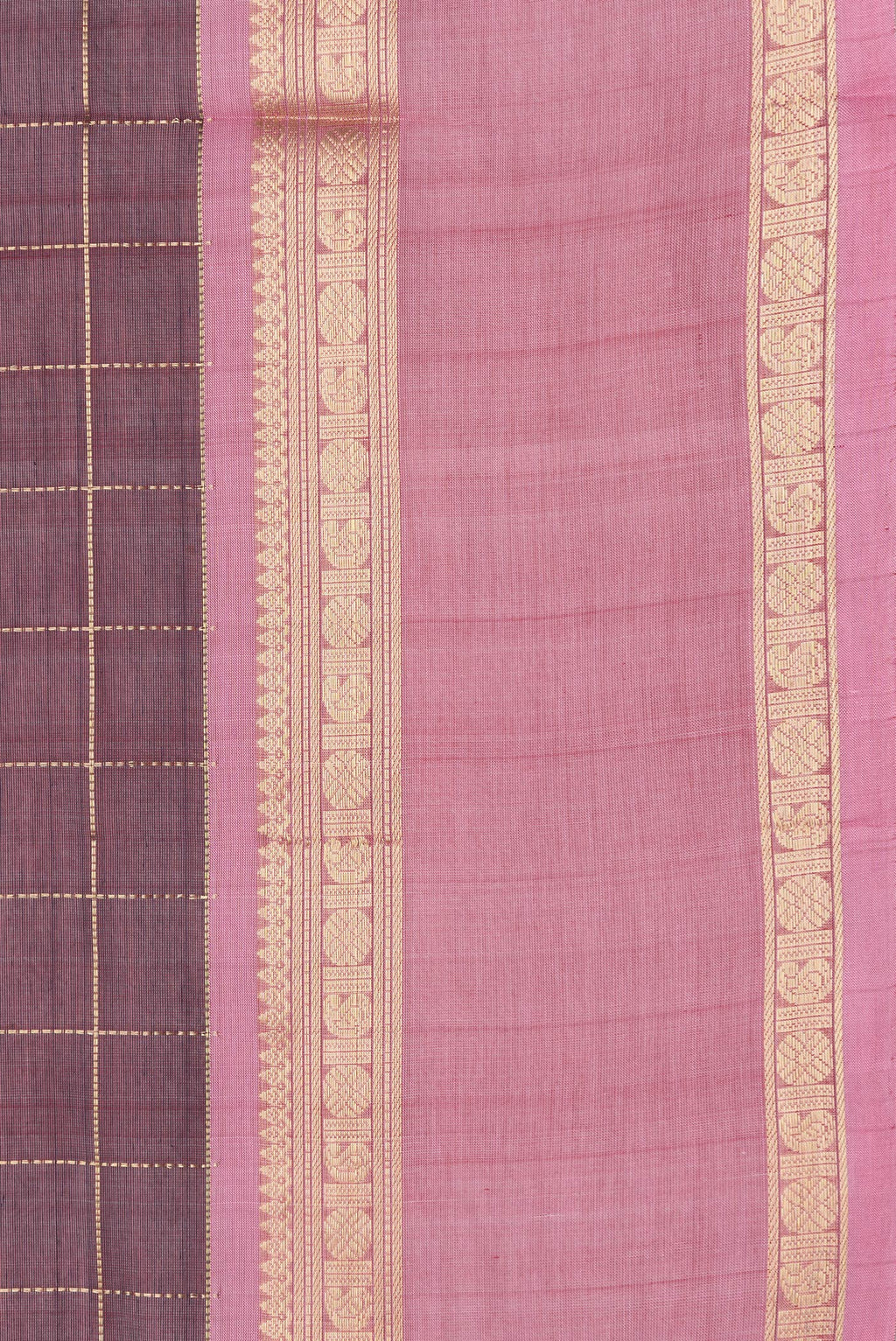 Border image of Maroon Dual Tone Silk Cotton Saree with Checked design on the body and Zari Border. 