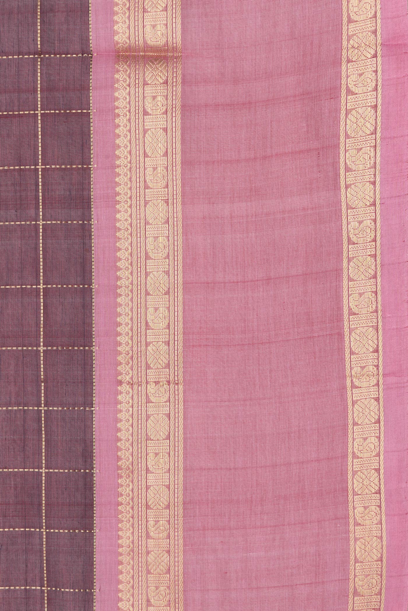 Border image of Maroon Dual Tone Silk Cotton Saree with Checked design on the body and Zari Border. 