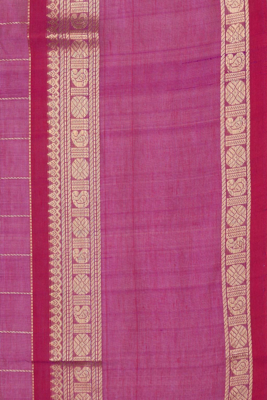 Border image of Magenta Dual Tone Silk Cotton Saree with Checked design on the body and Zari Border. 