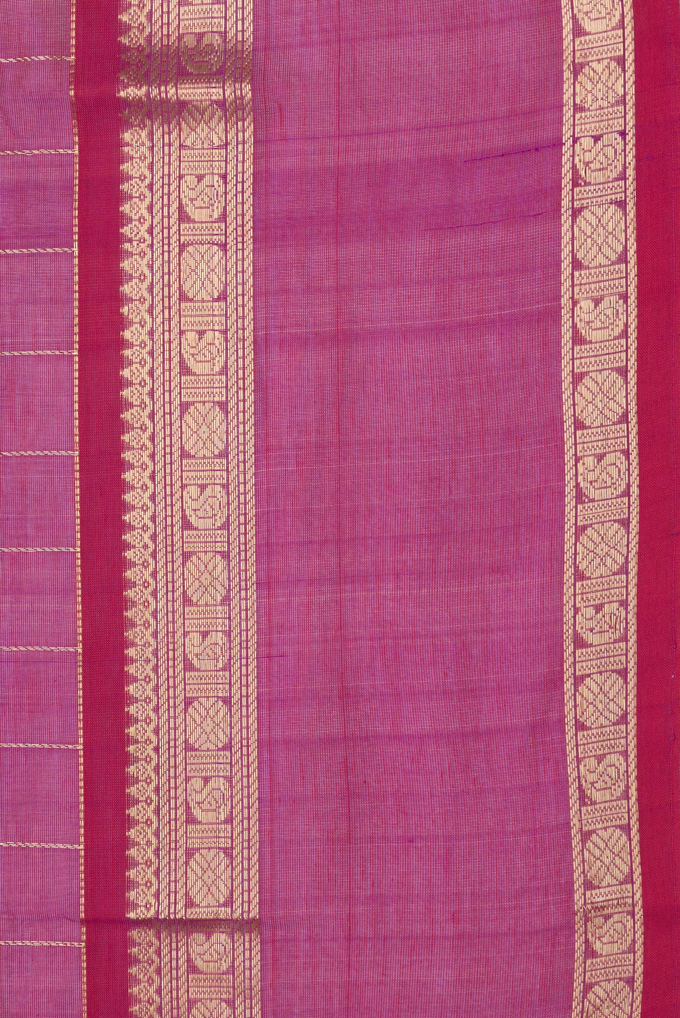 Border image of Magenta Dual Tone Silk Cotton Saree with Checked design on the body and Zari Border. 