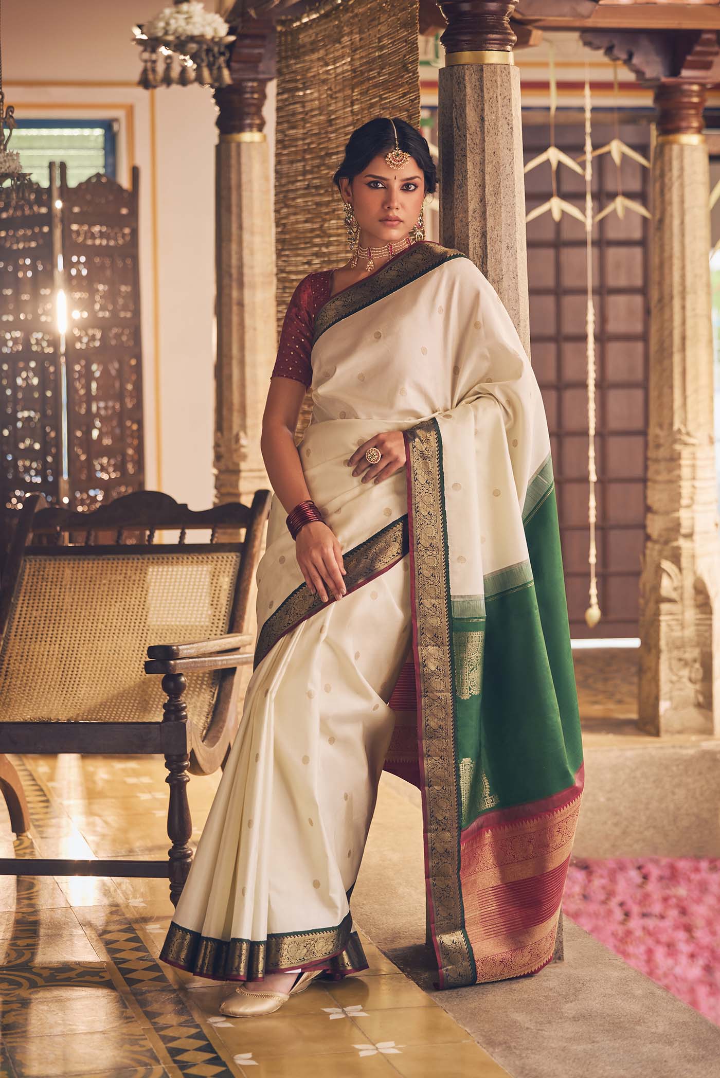 Dvisha-Pure Silk Pure Gold Zari Off White Kanchipuram Saree