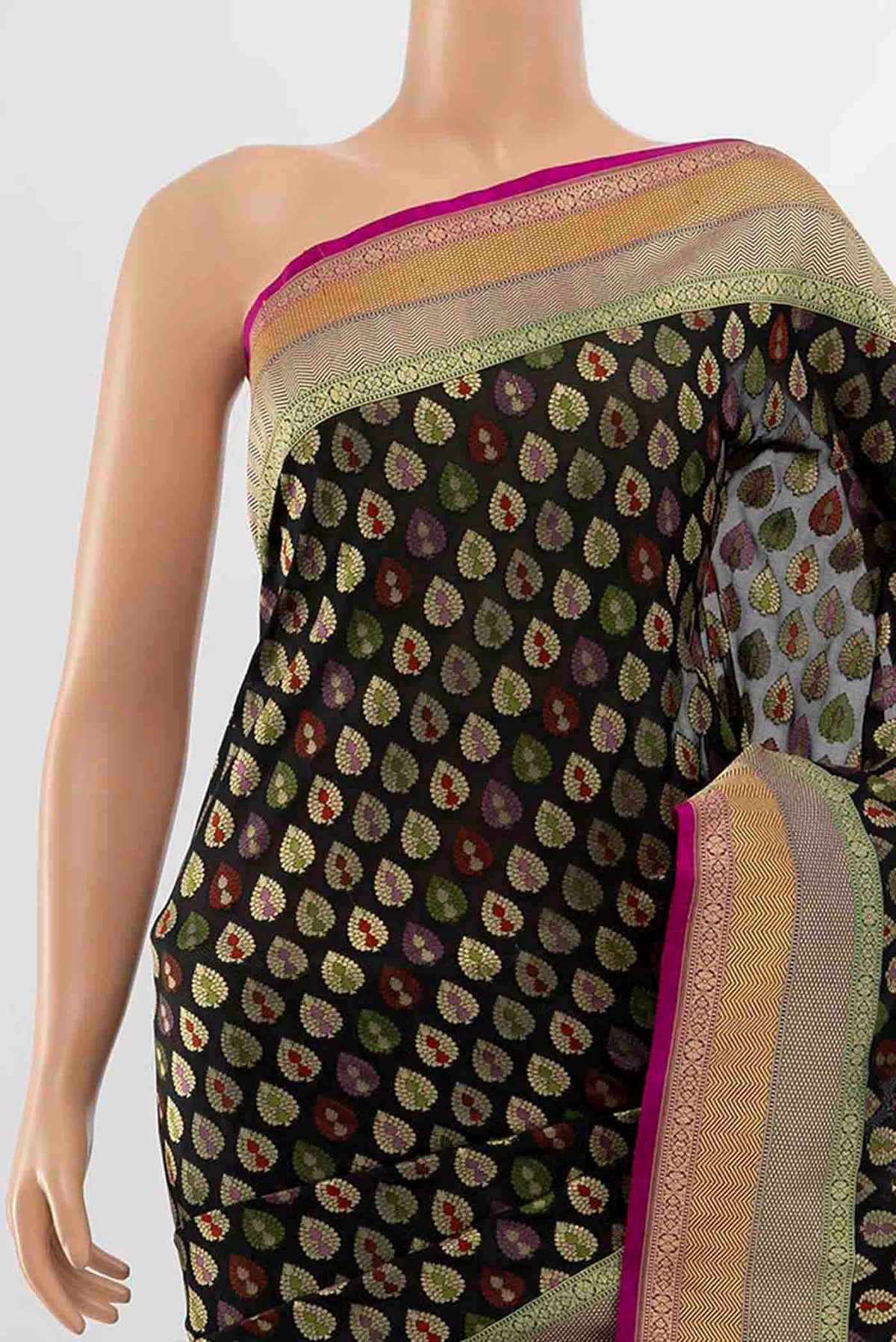 Border image of Black Banarasi Silk Saree with Zari Butta on the body and Fancy Border