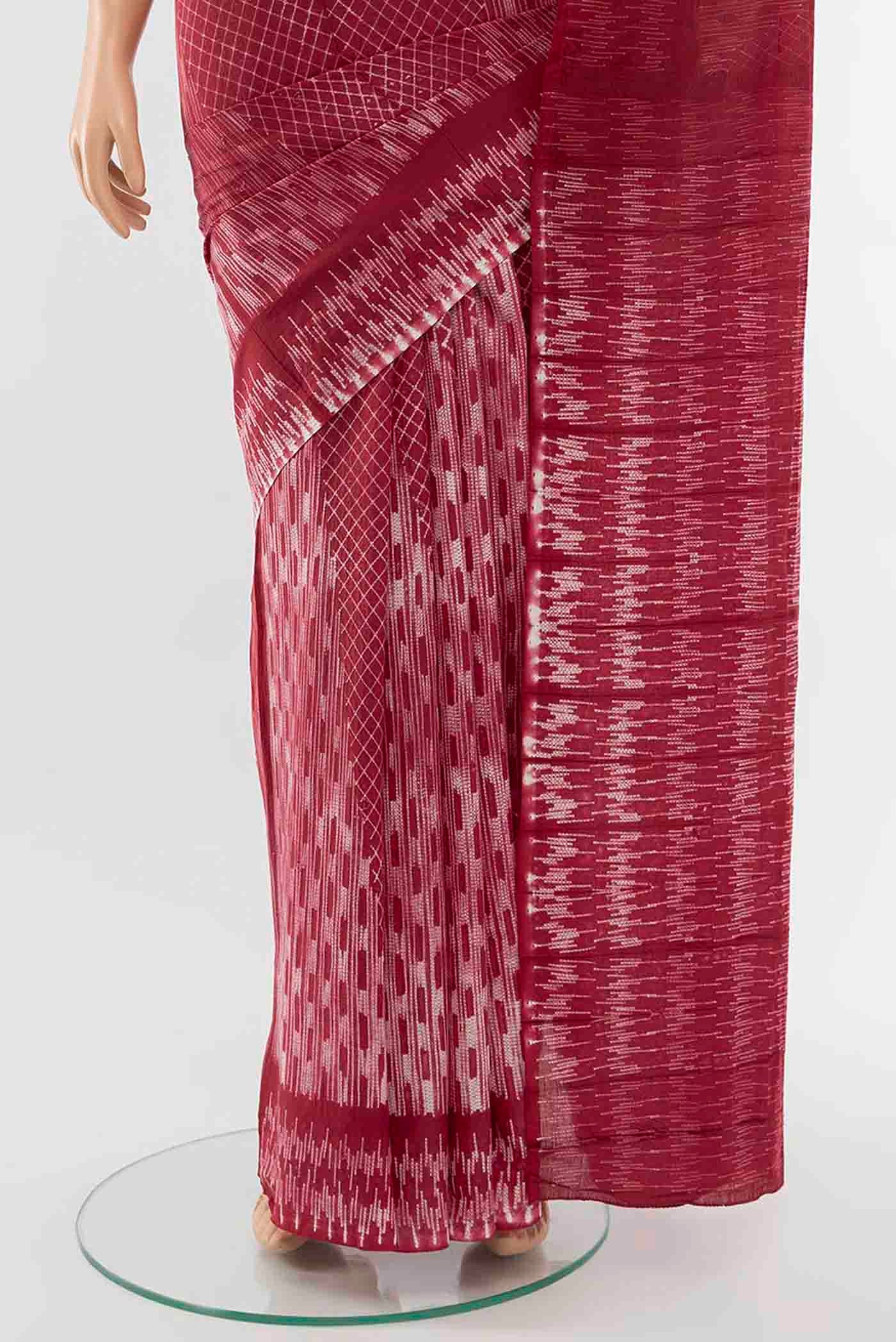 Pleats and pallu of Rust Maheshwari Silk Cotton Saree with Thread Butta on the body and Thread Border
