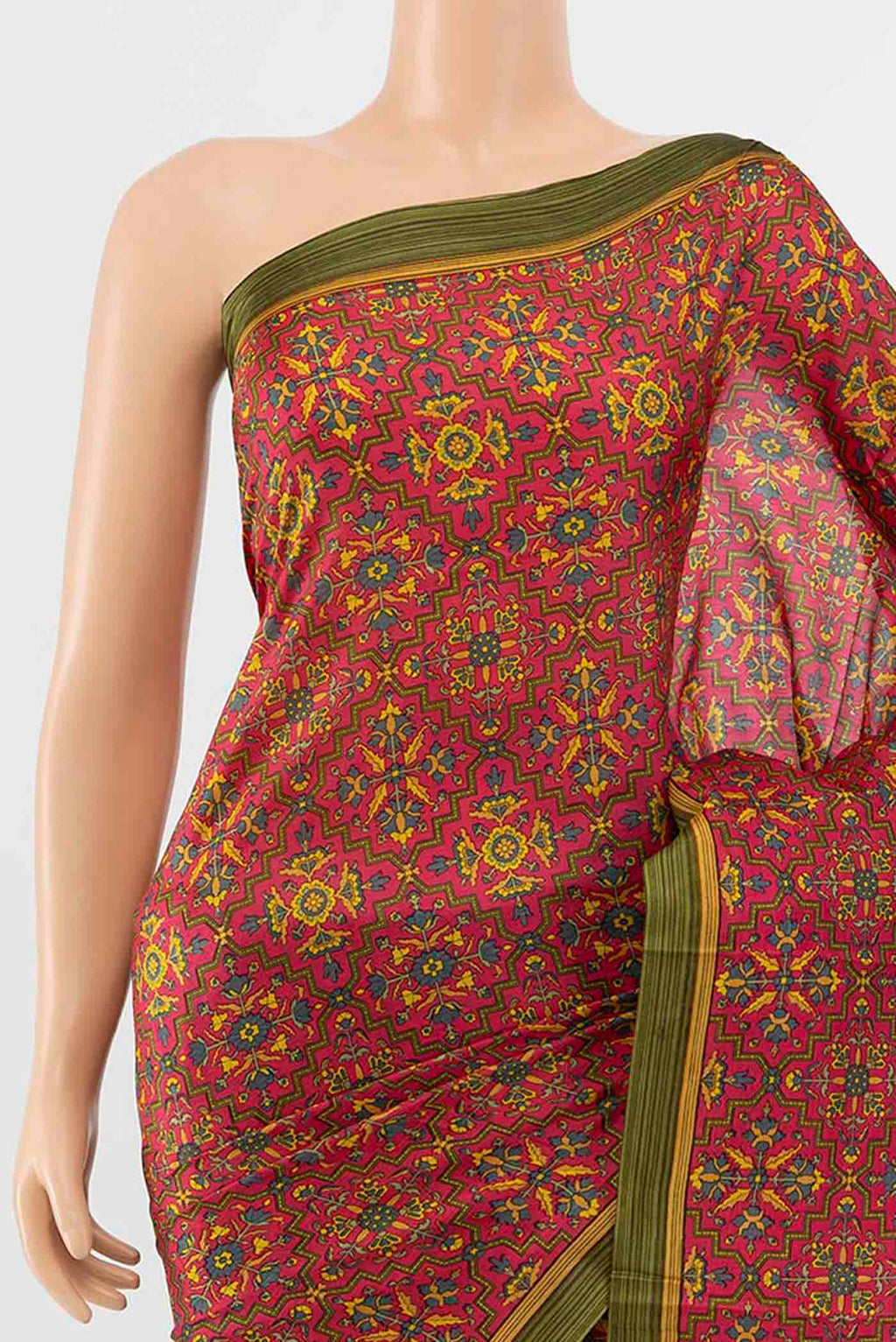 Border image of Pink Printed Silk Saree with Printed design on the body and Plain Border