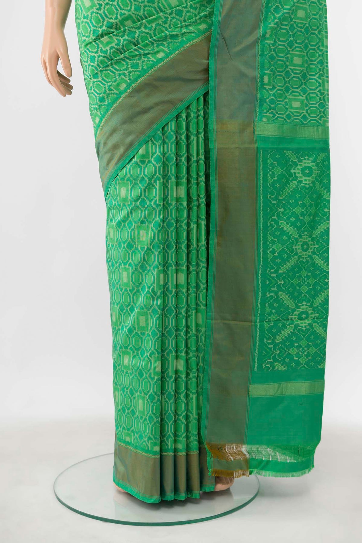 Pleats and pallu of Green Pochampally Silk Saree with Ikat Print on the body and Zari Border