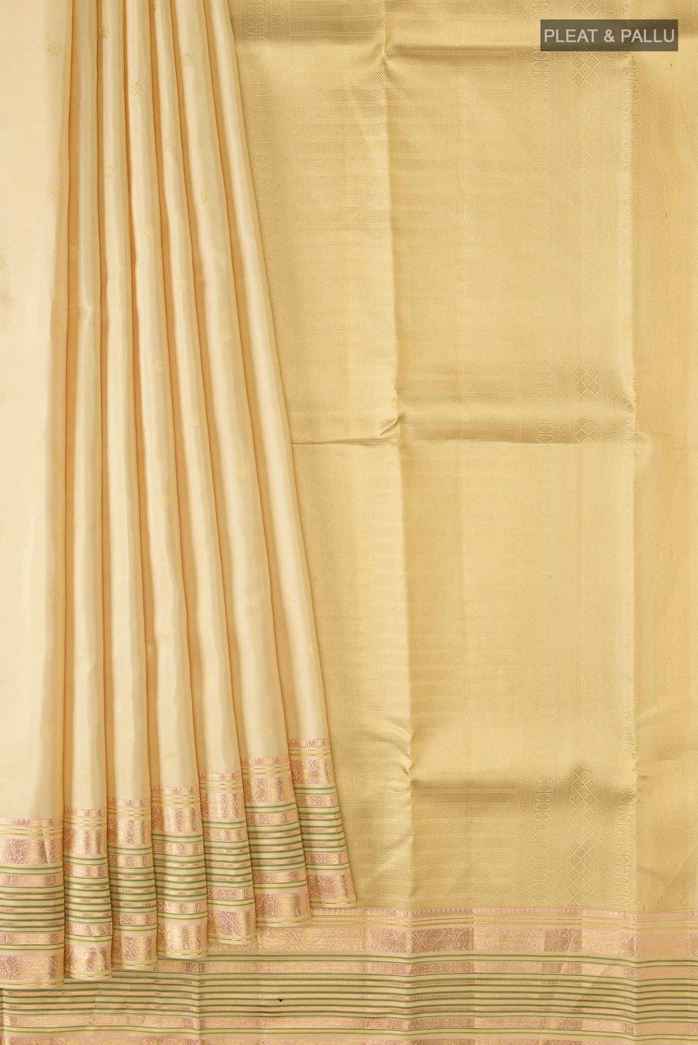 pleats pallu