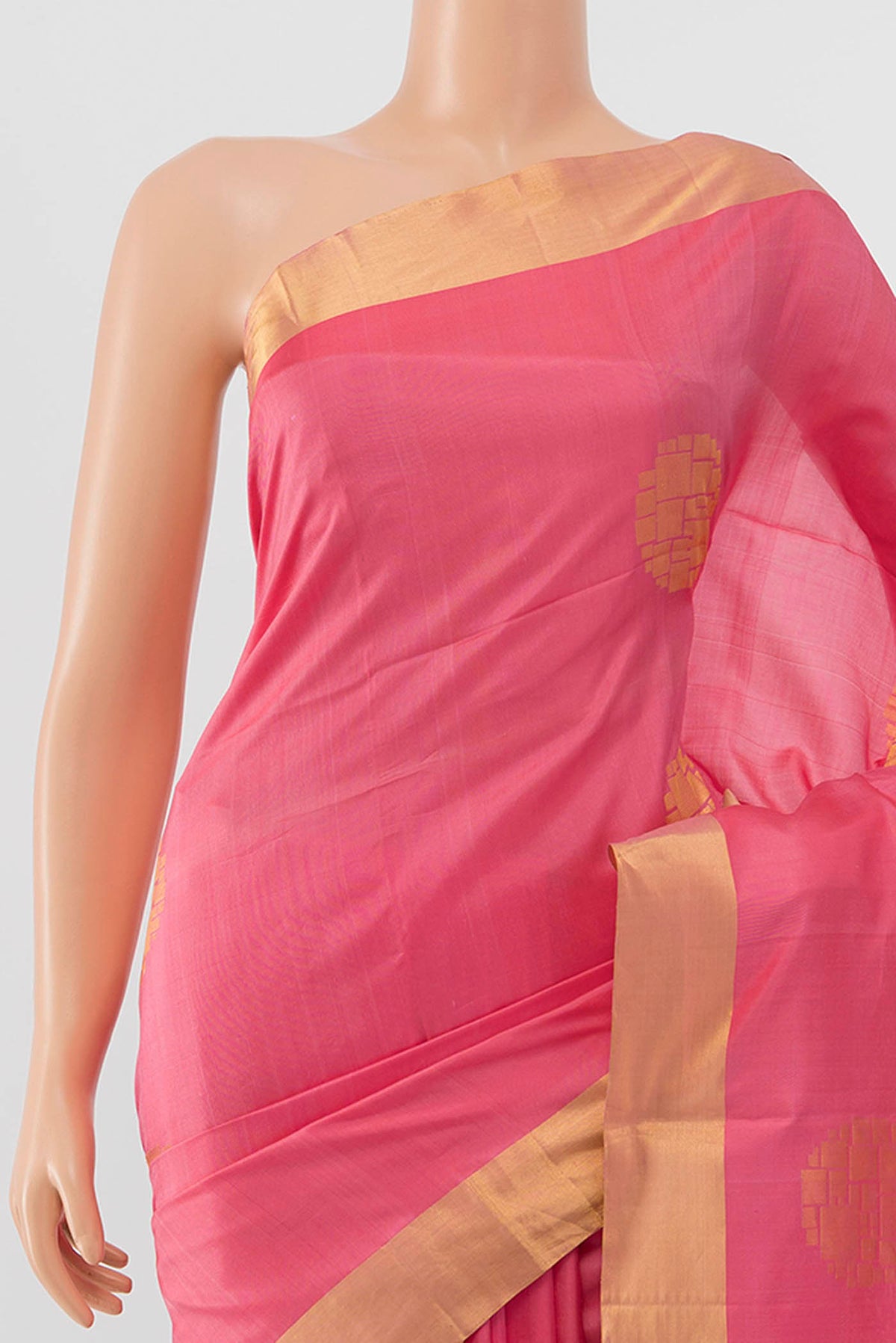 Border image of Rose pink Blended Soft Silk Saree with Zari Butta on the body and Zari Border
