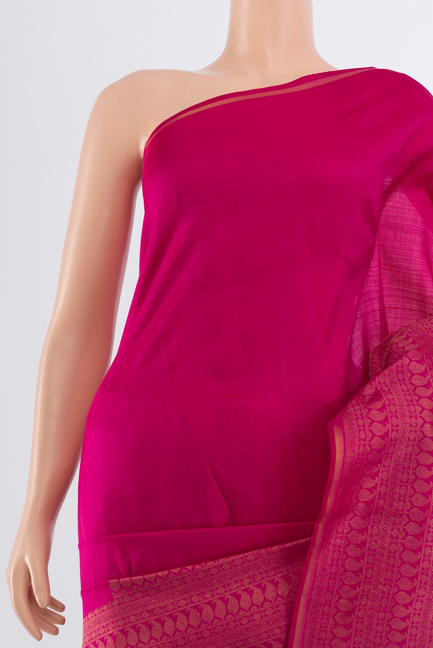 Border image of Dark Pink Kanchipuram Silk Saree with Zari Butta on the body and Silk Border. 