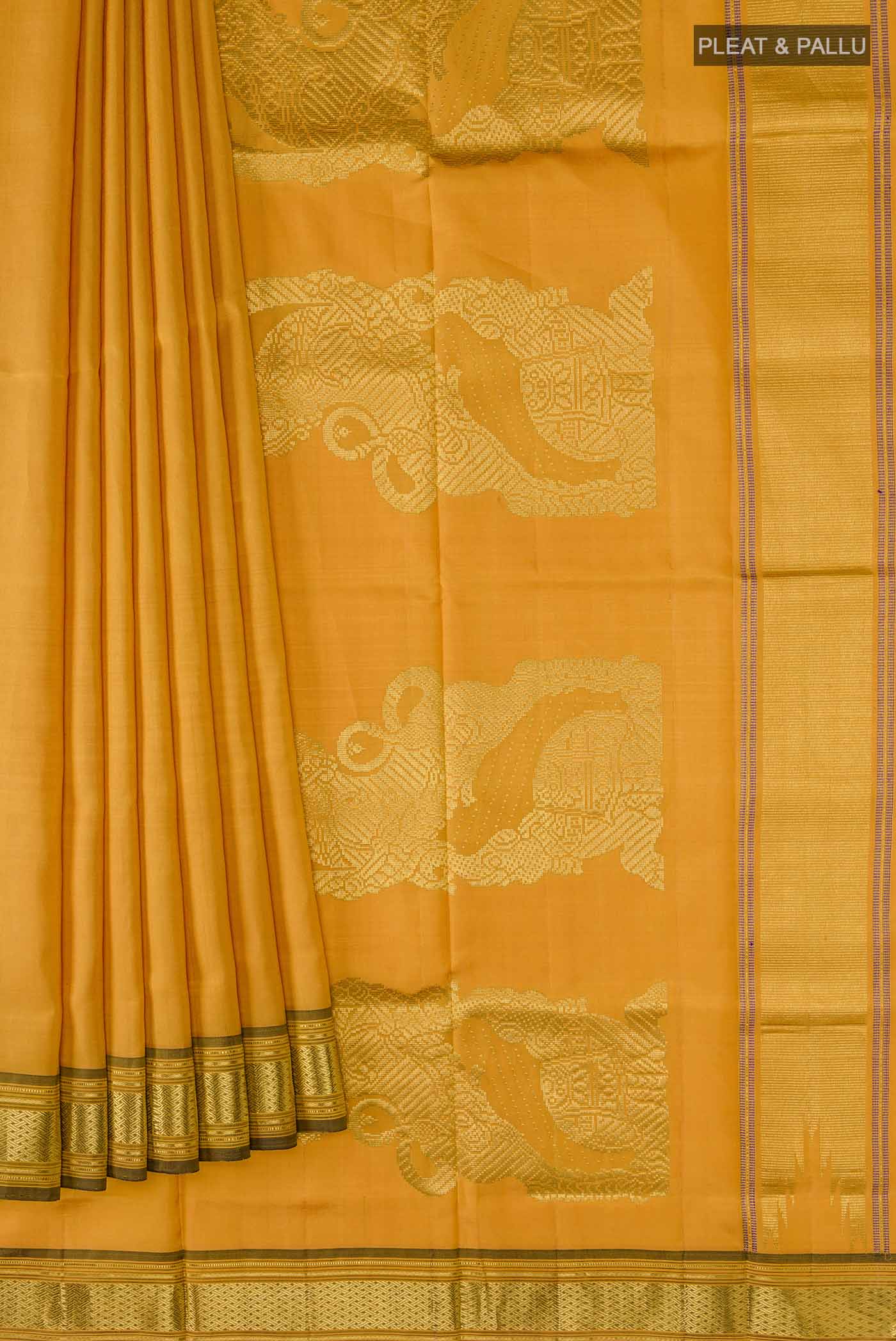 pleats pallu