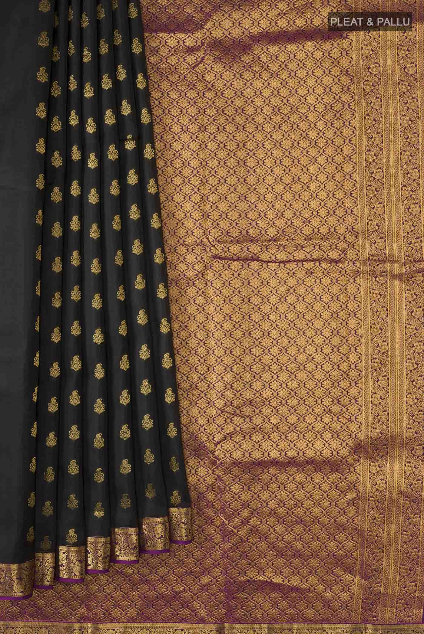 pleats pallu
