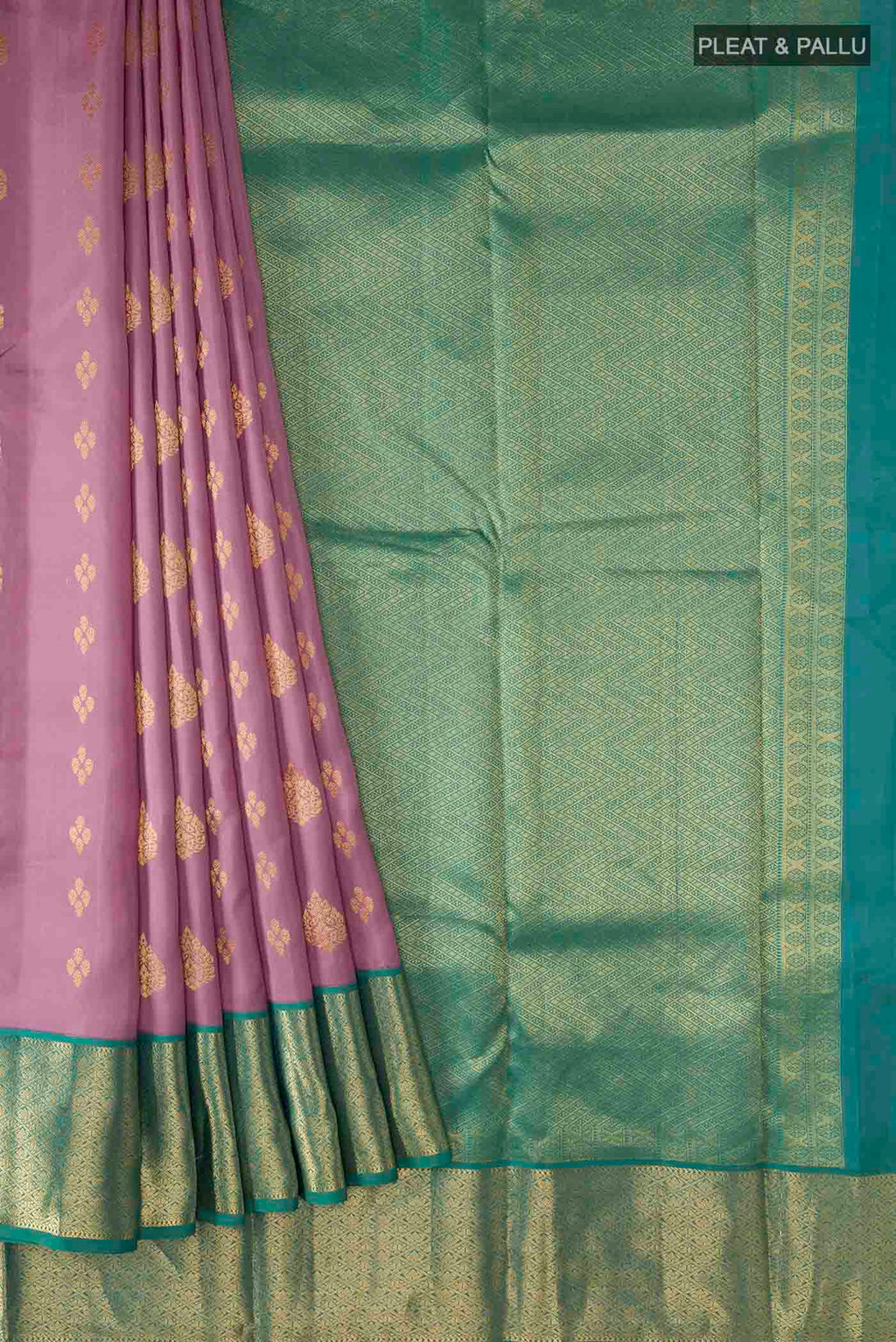 pleats pallu