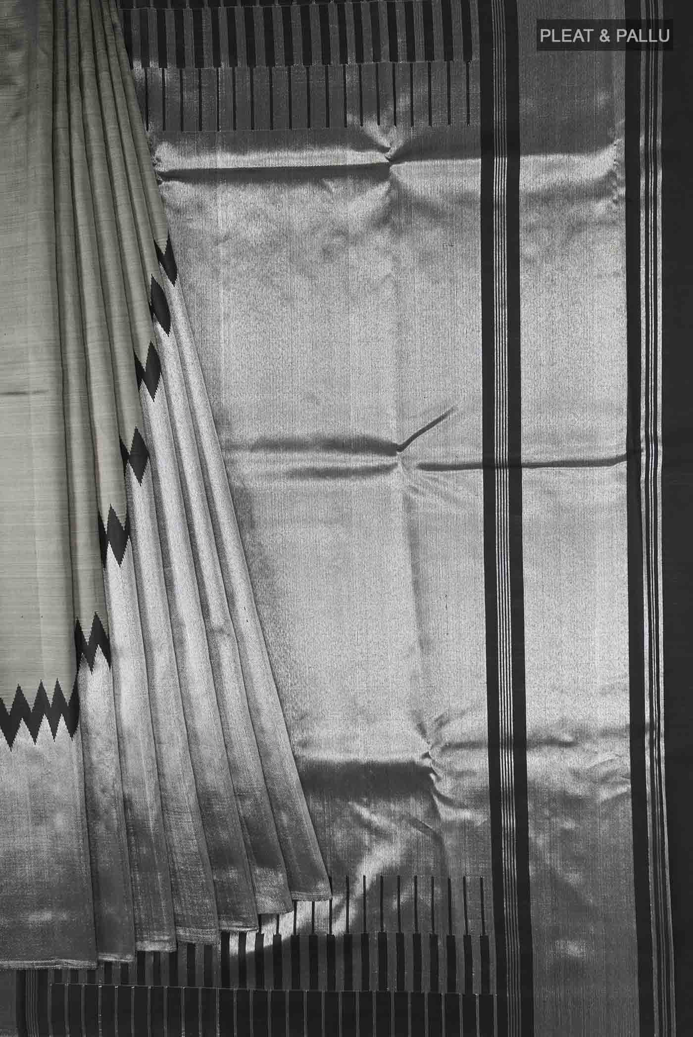 pleats pallu