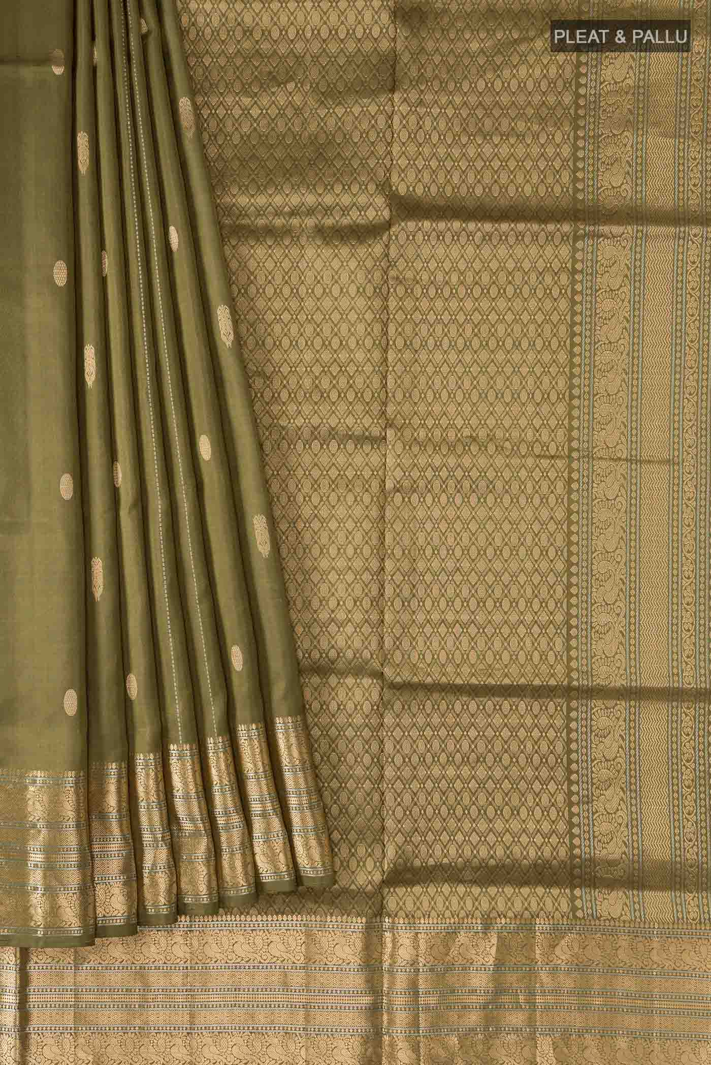 pleats pallu
